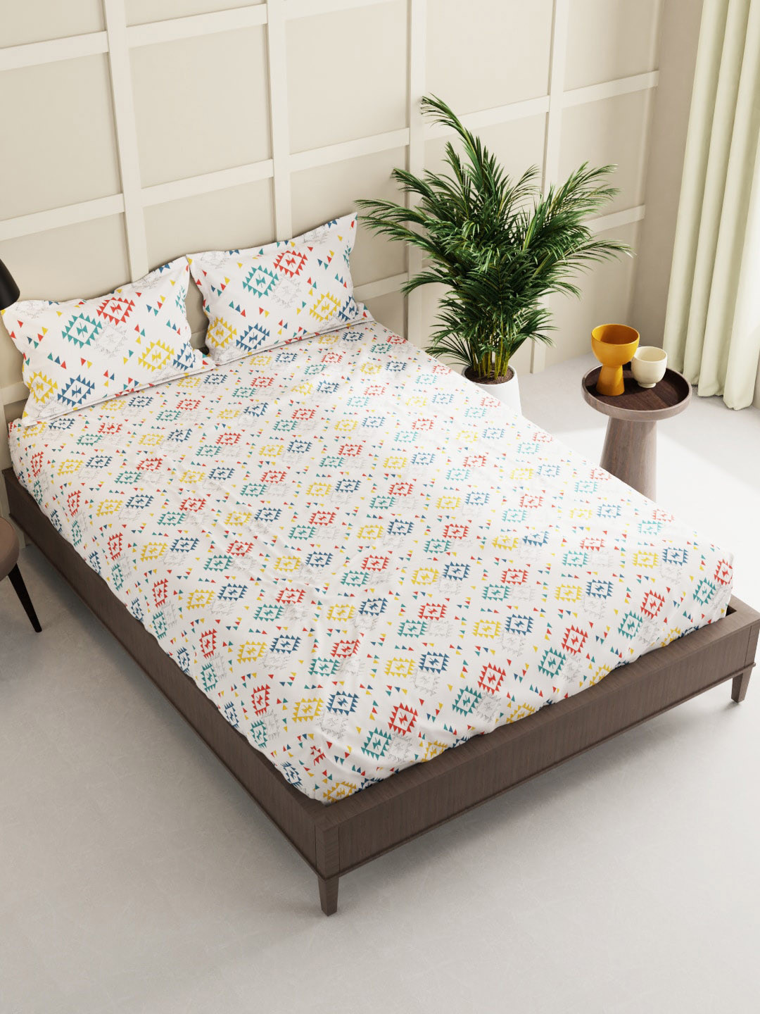 

BIANCA Peach-Coloured & Red Geometric 150 TC Queen Bedsheet with 2 Pillow Covers