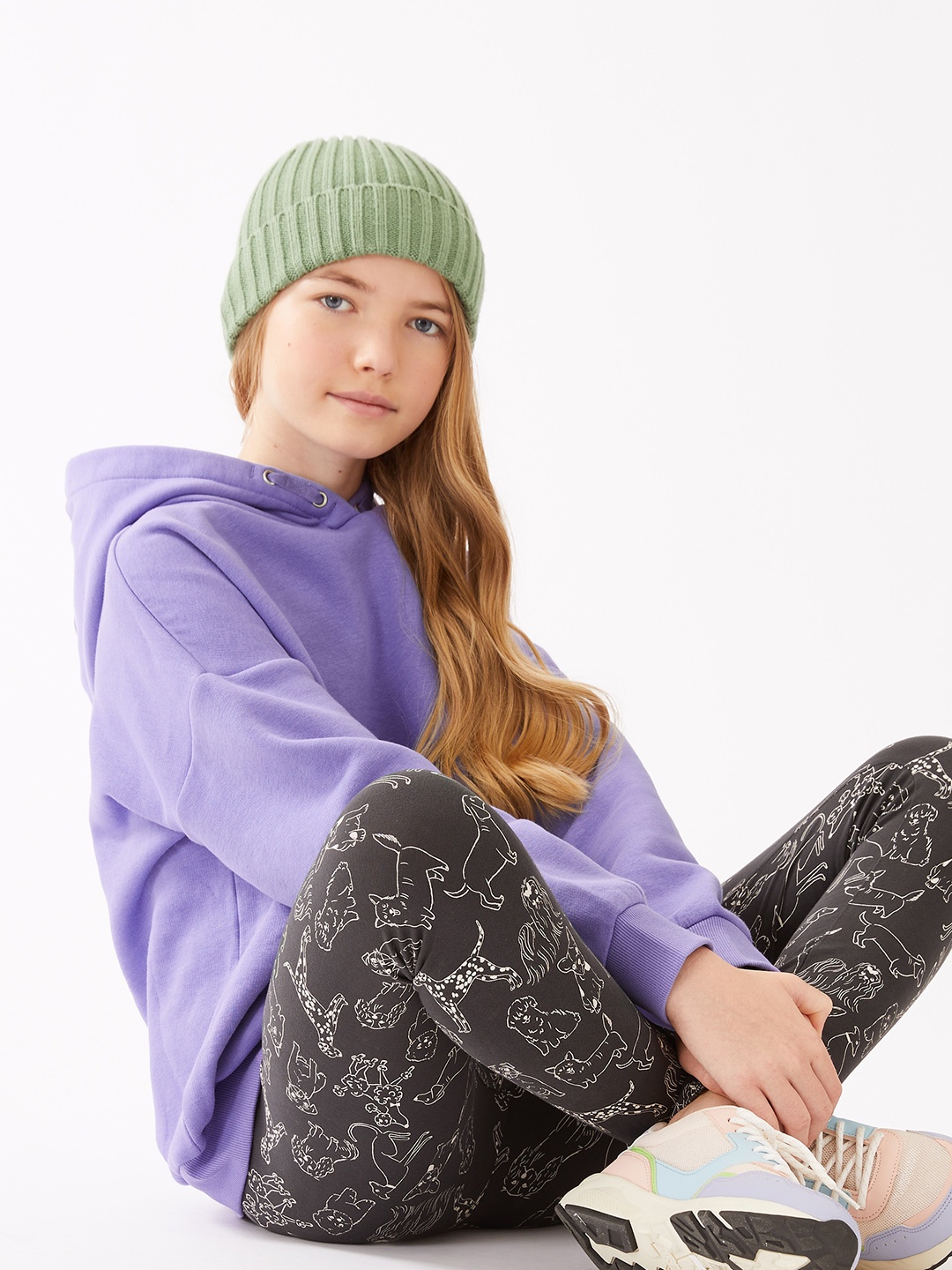 

Marks & Spencer Girls Purple Solid Hooded Sweatshirt