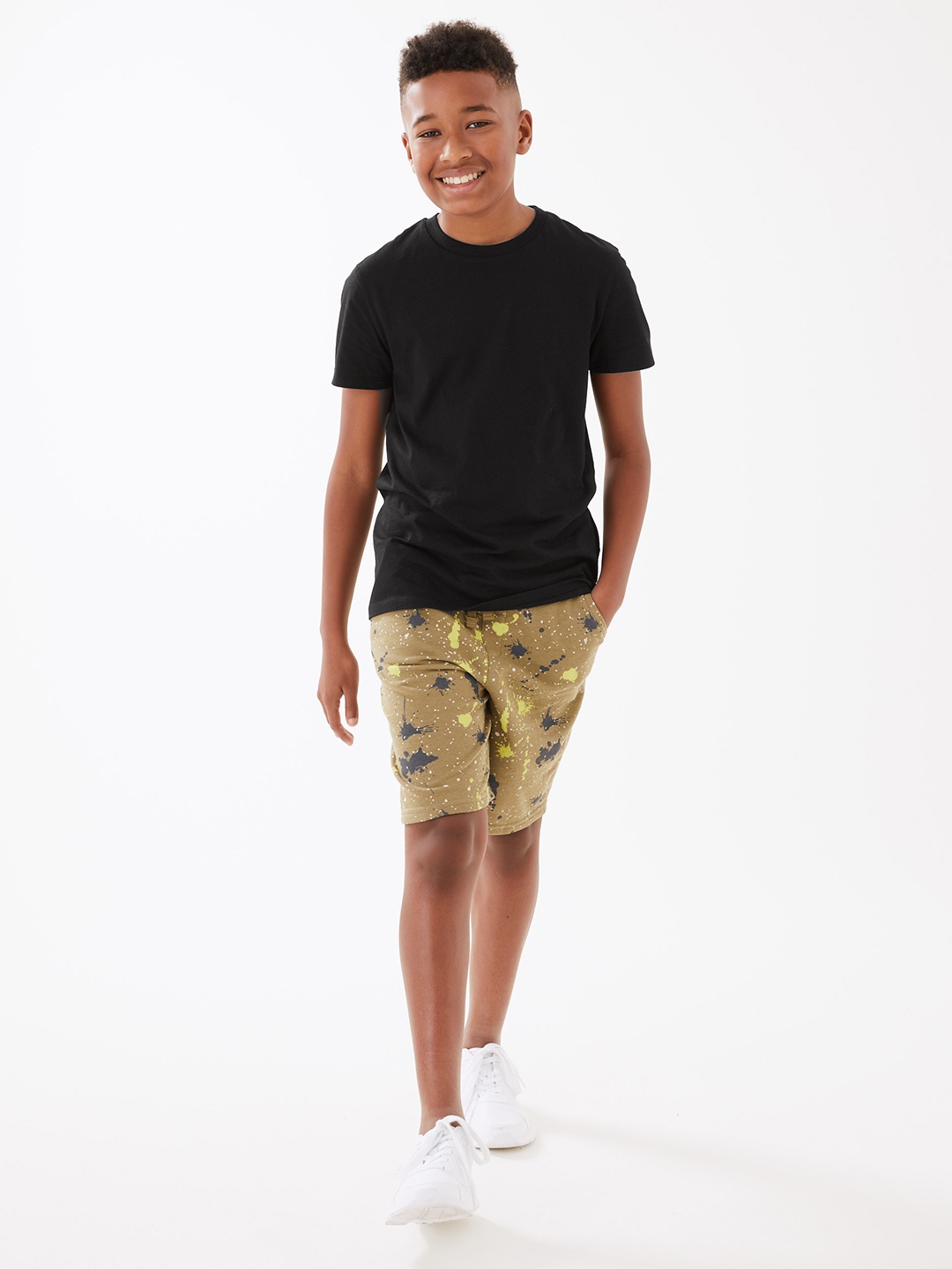

Marks & Spencer Boys Black Solid Cotton T-shirt