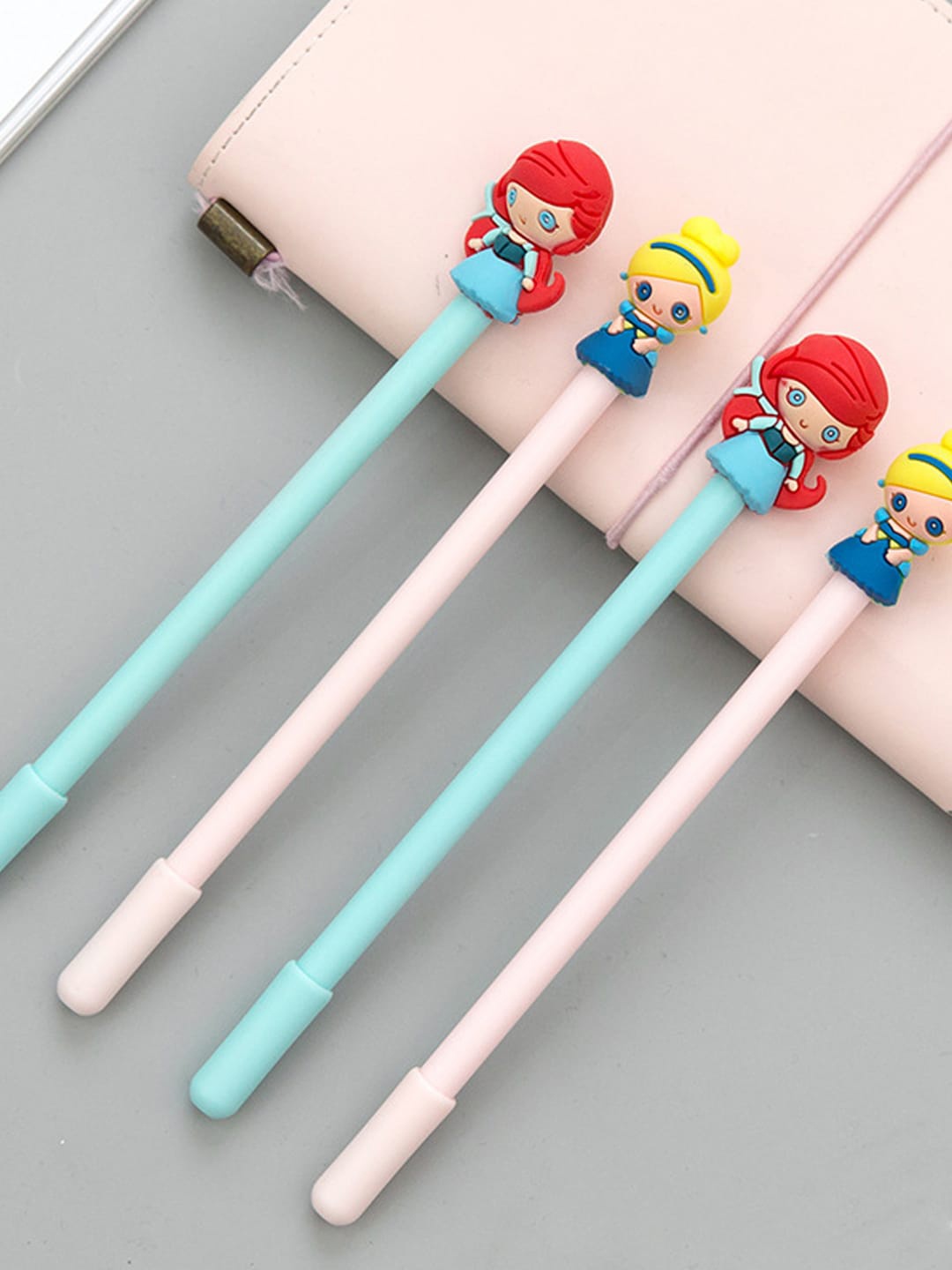 

MARKET99 Set Of 4 Assorted Pens, Multi