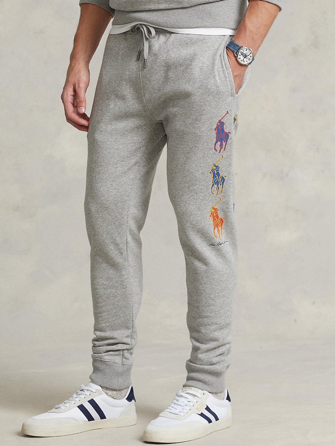 

Polo Ralph Lauren Men Grey Solid Joggers