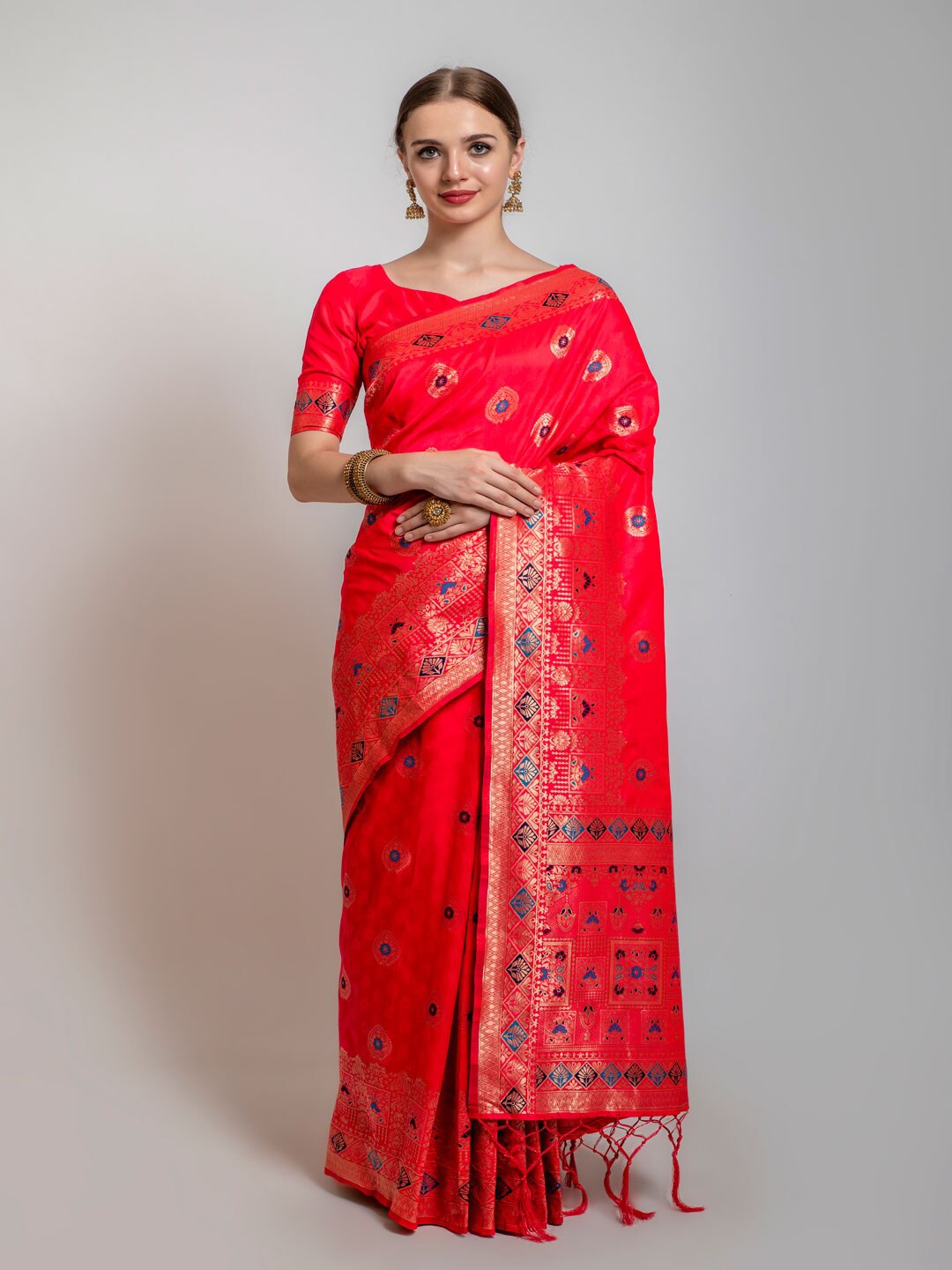 

Lilots Red & Gold-Toned Woven Design Zari Banarasi Saree