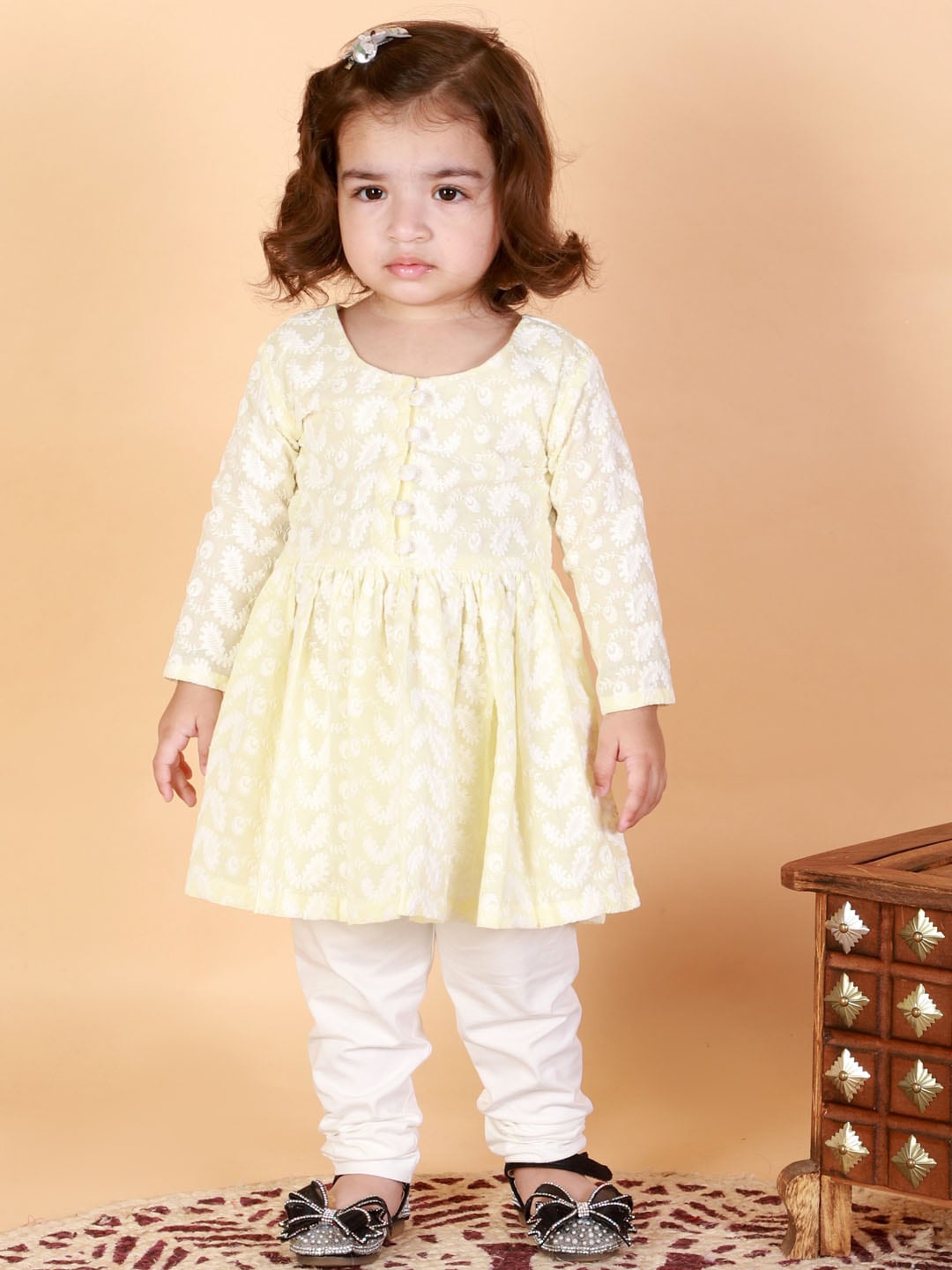 

VASTRAMAY Girls Ethnic Motifs Chikankari Pure Cotton Kurta with Trousers, Yellow