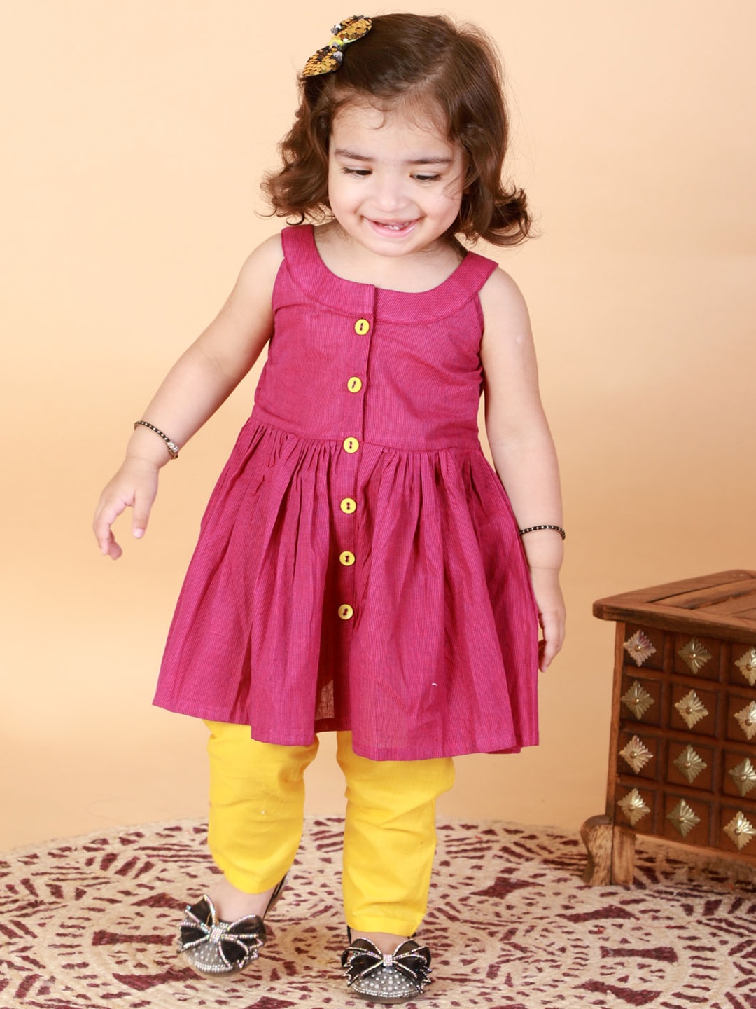 

VASTRAMAY Girls Purple & Yellow Pure Cotton Kurta with Trousers