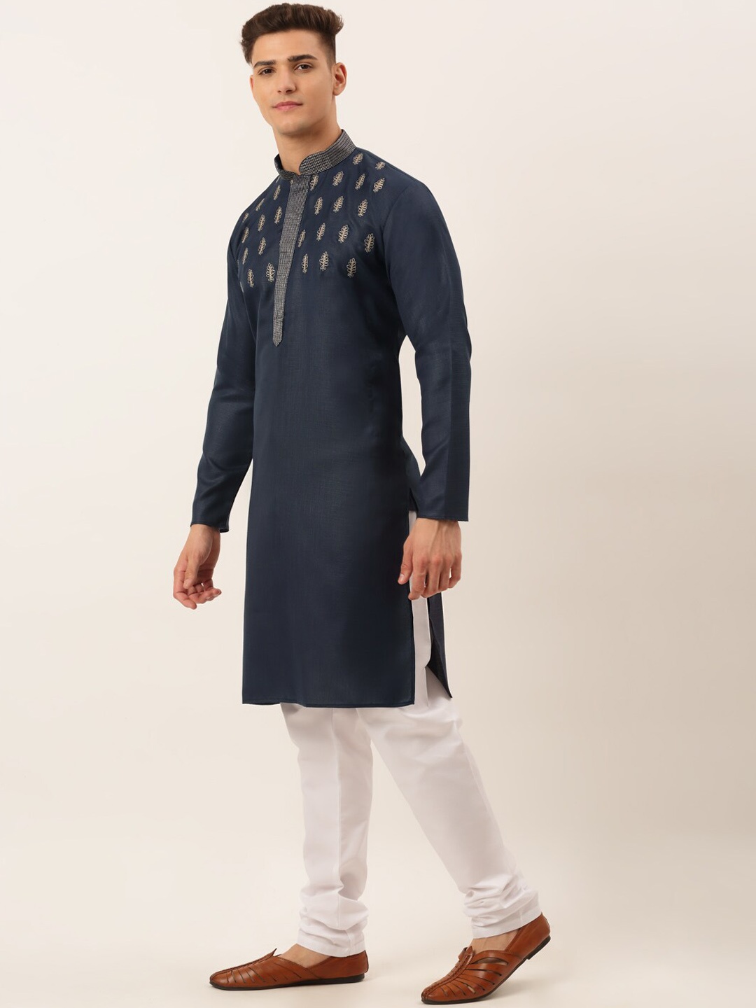 

Jompers Men Embroidered Pure Cotton Kurta with Churidar, Navy blue