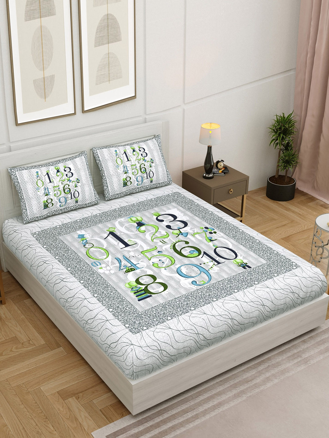 

Salona Bichona Grey & White Graphic 144 TC Cotton King Bedsheet with 2 Pillow Covers