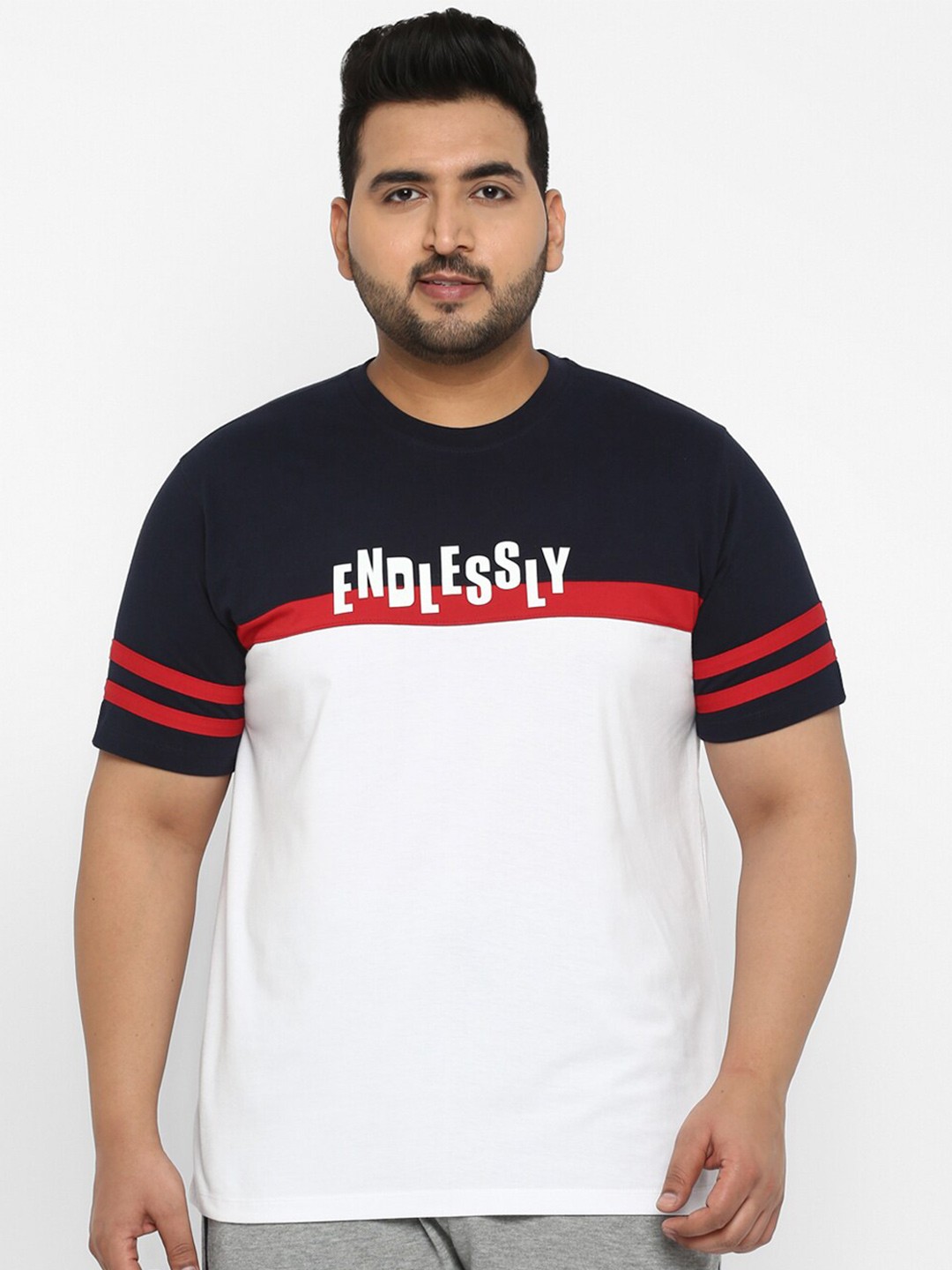 

Yuuki Plus Size Men Navy Blue & White Colourblocked T-shirt