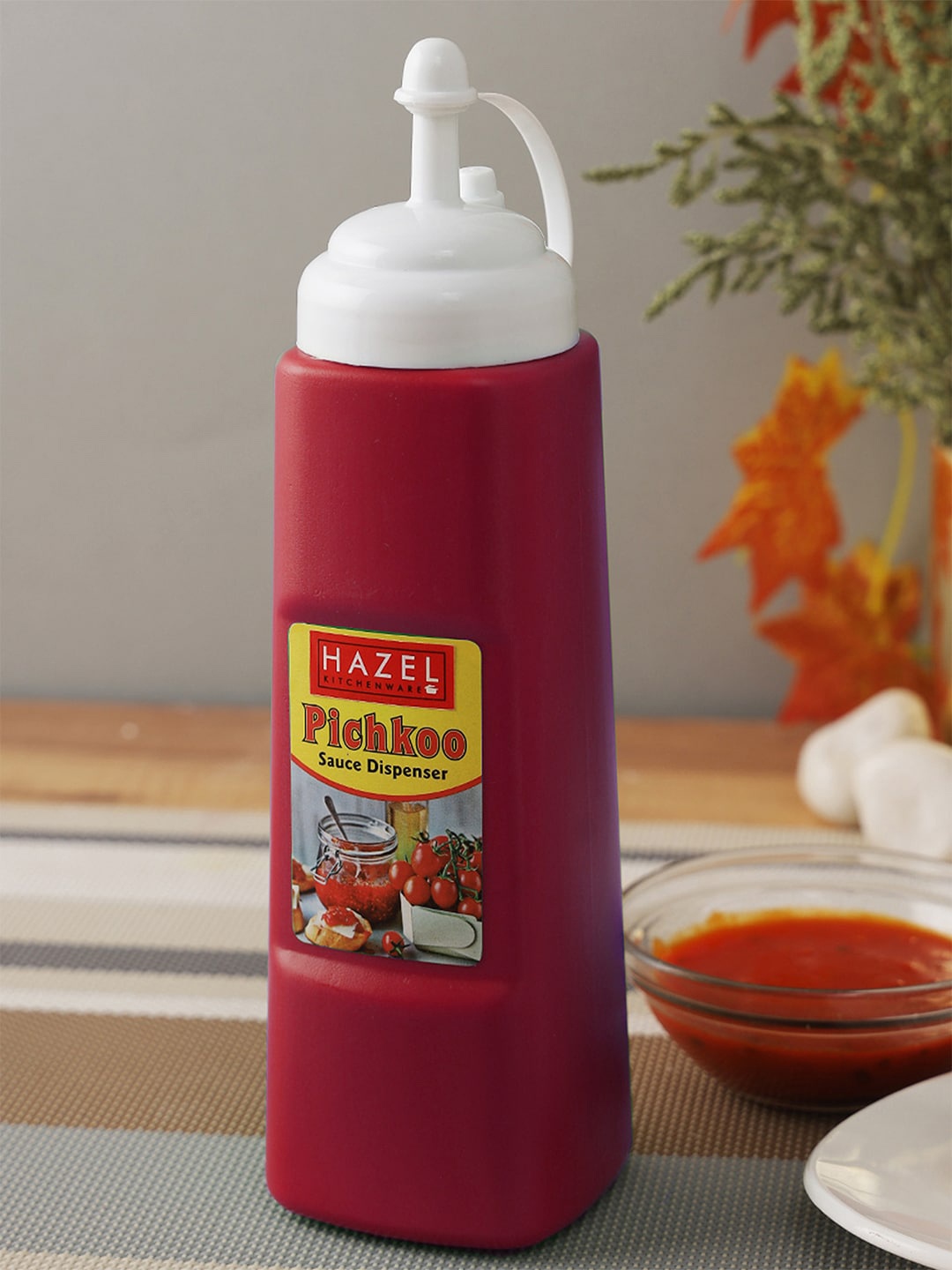 

HAZEL Red & White Plastic Sauce Bottle With Cap 500 ml
