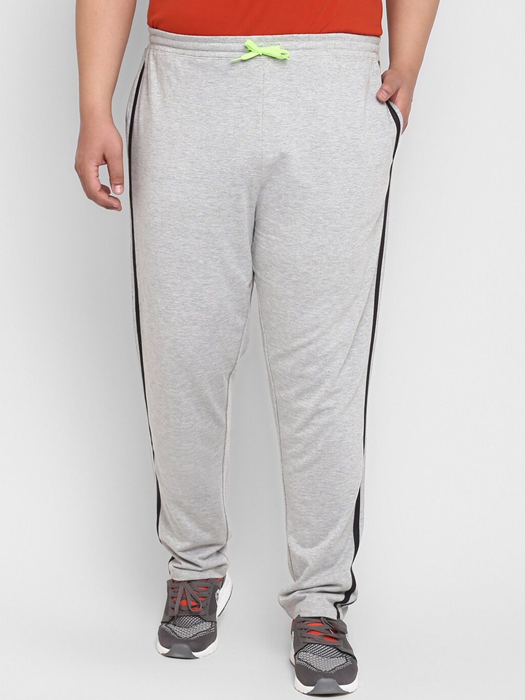 

Yuuki Men Grey Melange Solid Track Pants