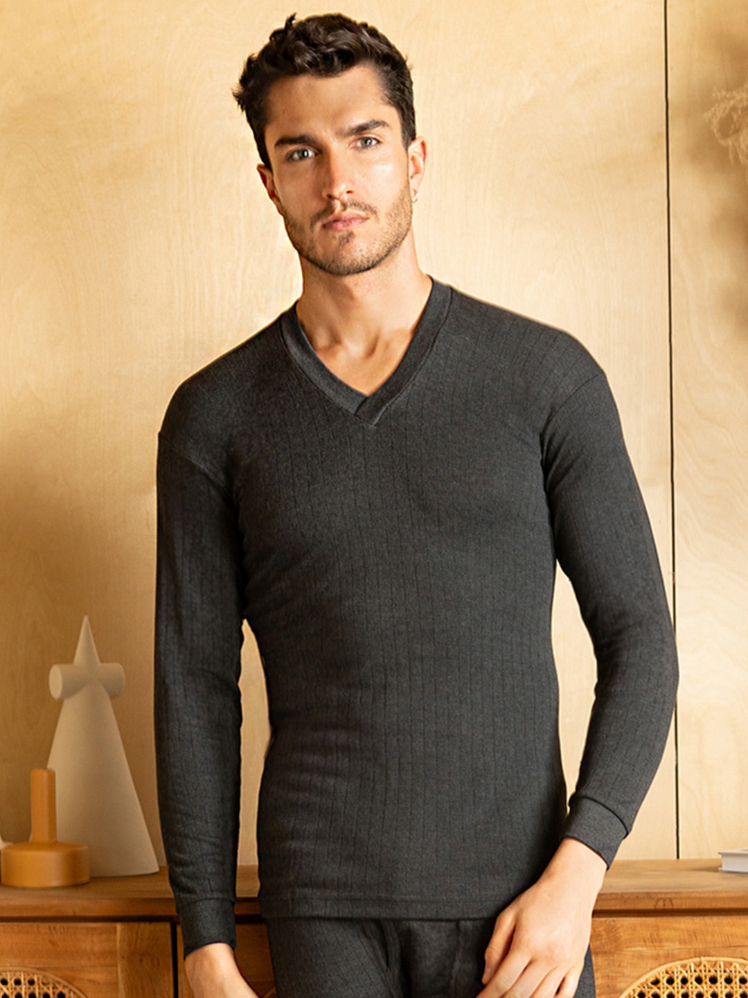 

LUX PARKER Men Black Solid Cotton Thermal Top