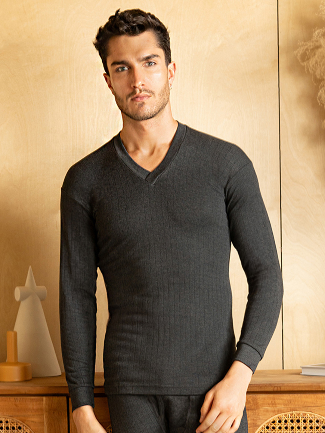 

LUX PARKER Men Black Solid Slim-Fit Cotton Thermal Top