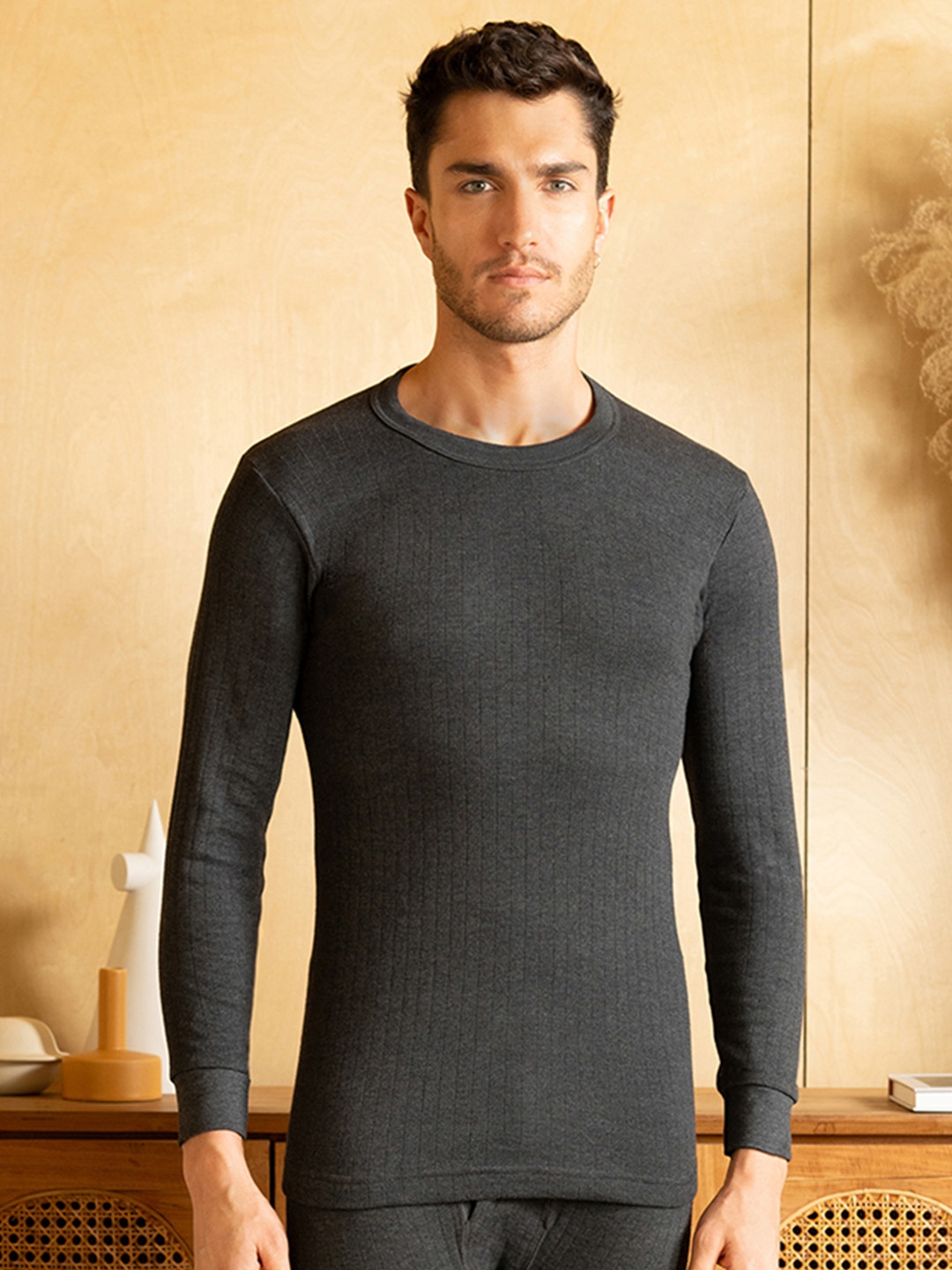 

LUX PARKER Men Black Solid Thermal Top