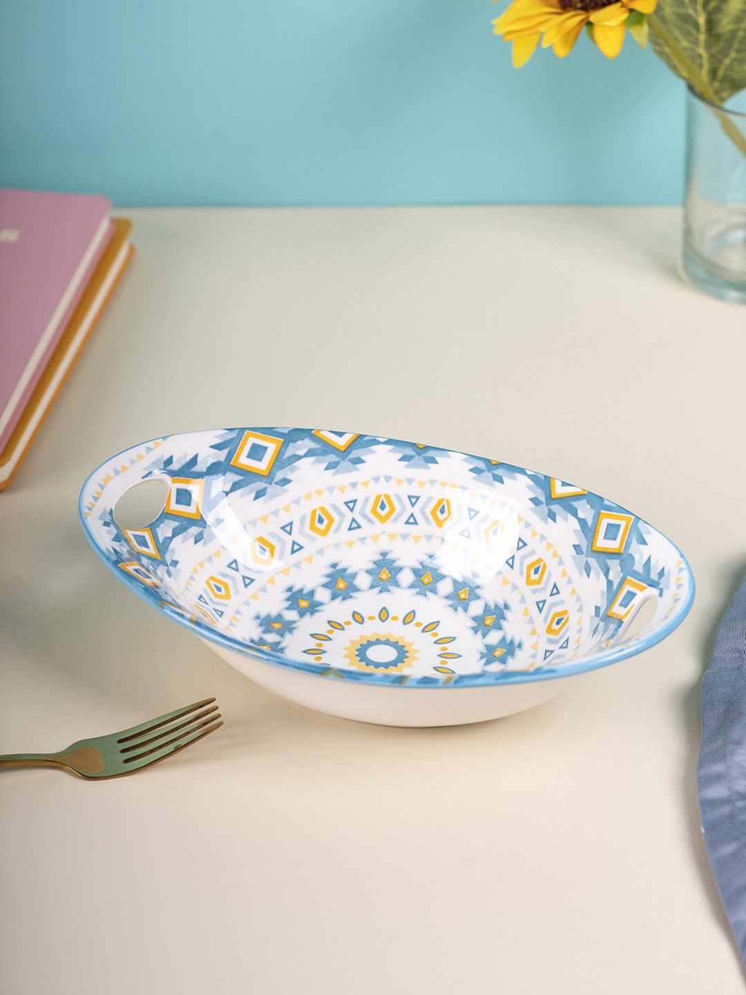 

MARKET99 Blue & White Printed Ceramic Serveware