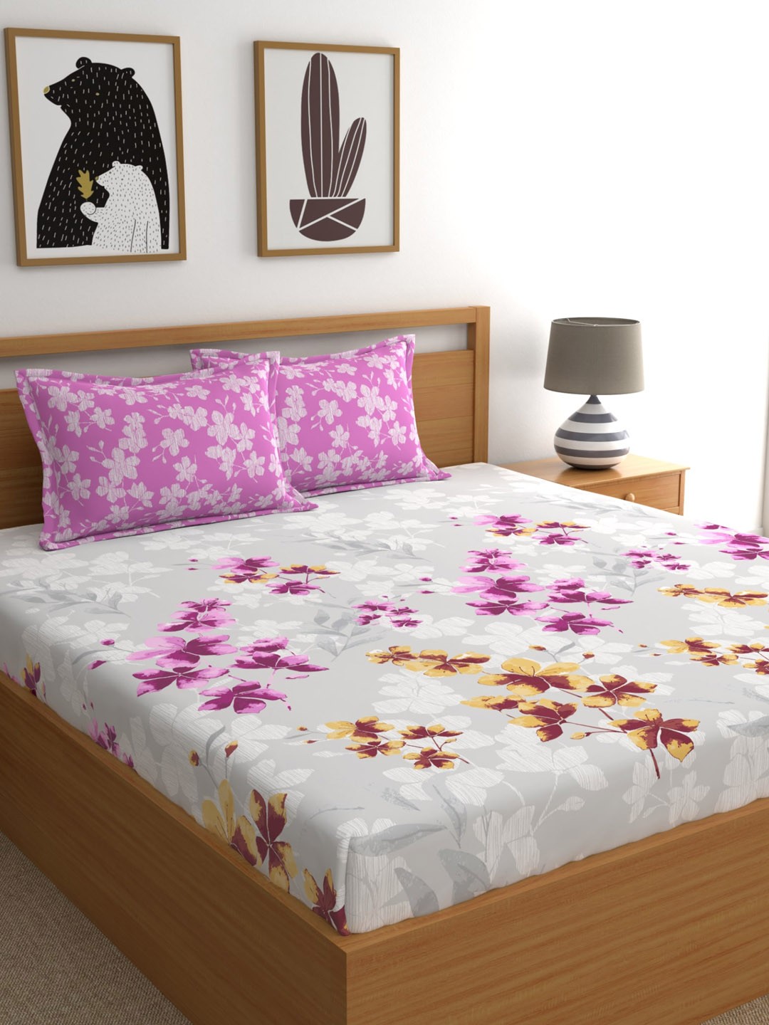 

Home Ecstasy Green & Purple Floral 140 TC King Bedsheet with 2 Pillow Covers