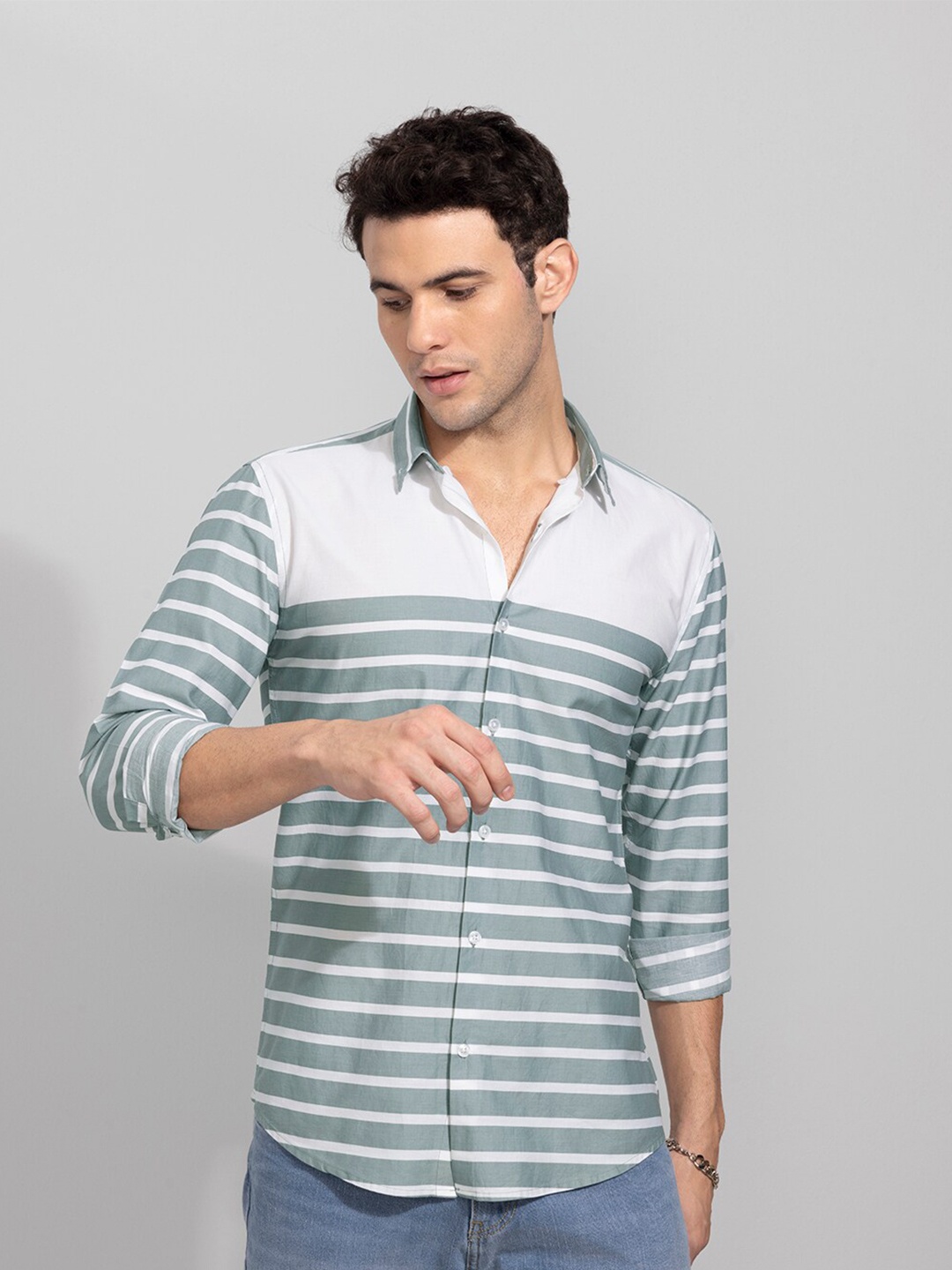 

Snitch Men Green Slim Fit Horizontal Stripes Striped Casual Shirt