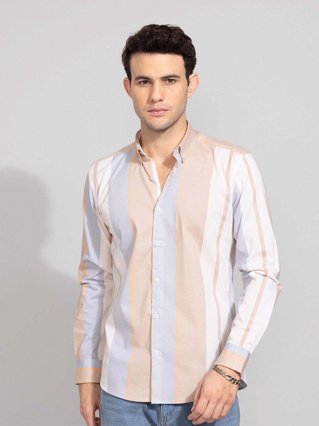 

Snitch Men White and Blue Slim Fit Striped Casual Shirt