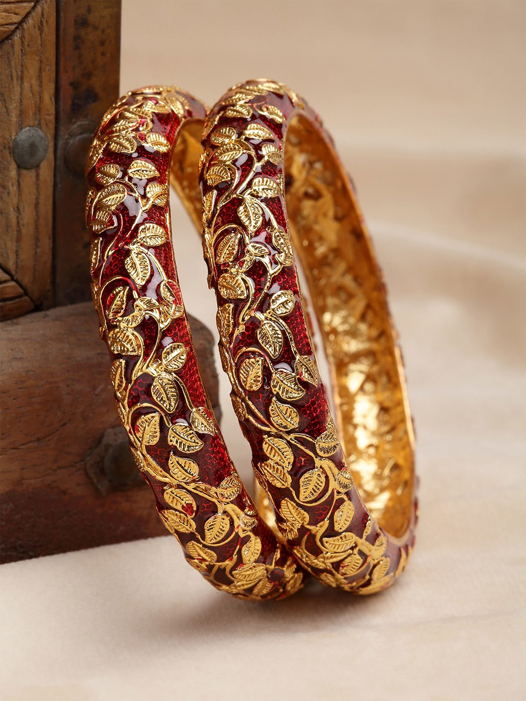

KARATCART Set Of 2 Gold-Plated & Red Rajwadi Bangle