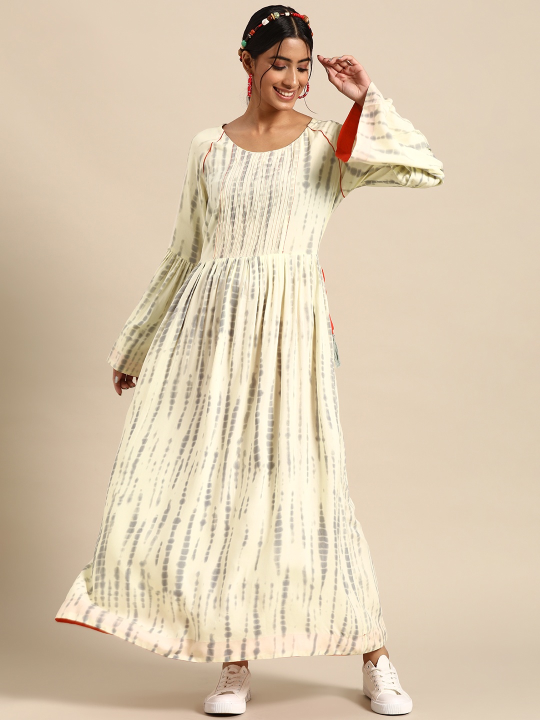

Sangria Women Green & Cream-Coloured Printed Flared Sleeves Pure Cotton Kurta