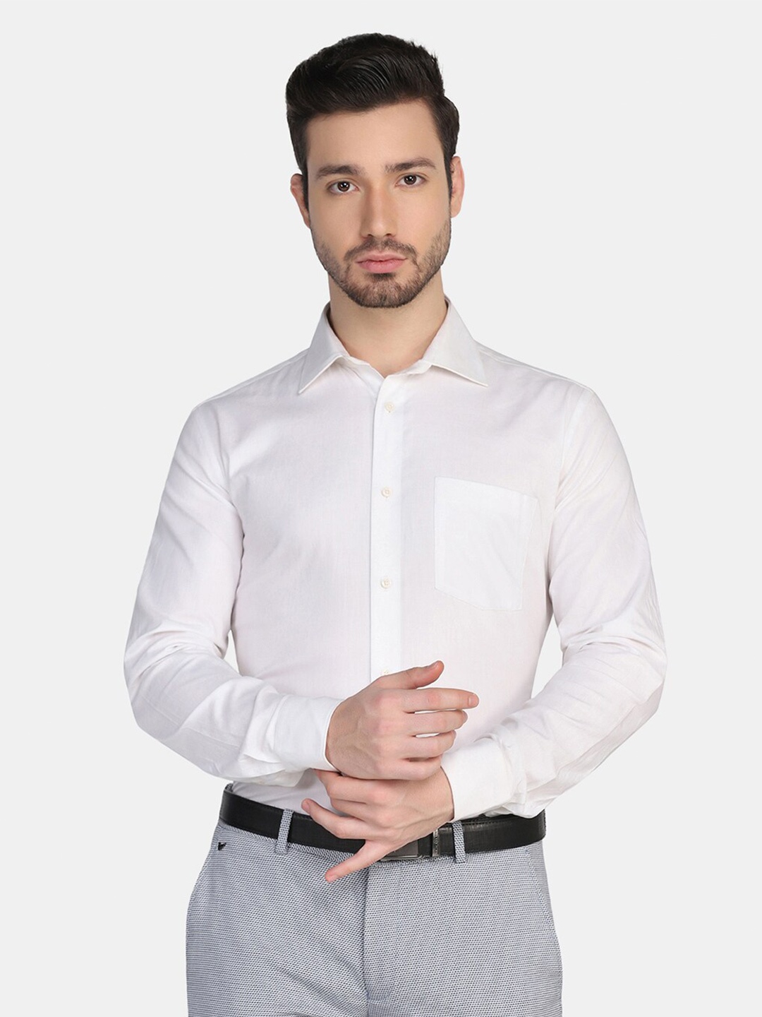 

Blackberrys Men White Slim Fit Formal Shirt