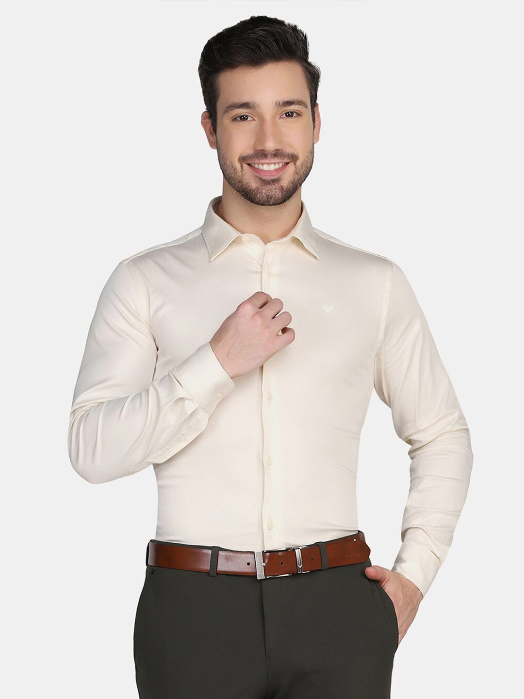 

Blackberrys TechPro Collection Men Cream-Coloured Slim Fit Casual Shirt