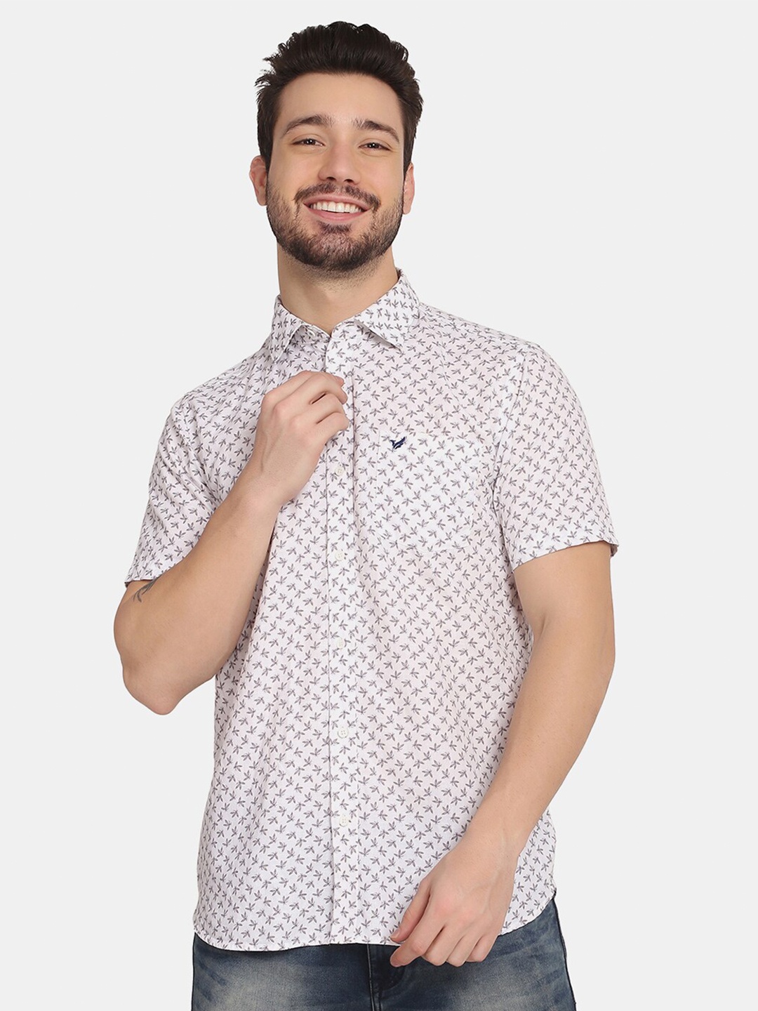 

Blackberrys Men White Slim Fit Printed Casual Shirt