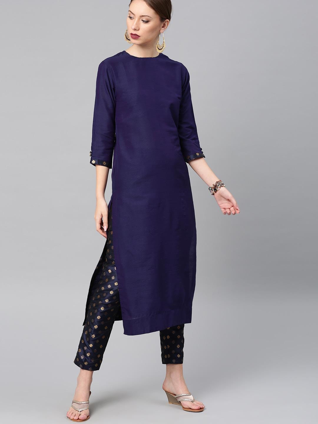 

Vishudh Women Floral Pure Cotton Kurta with Trousers, Purple