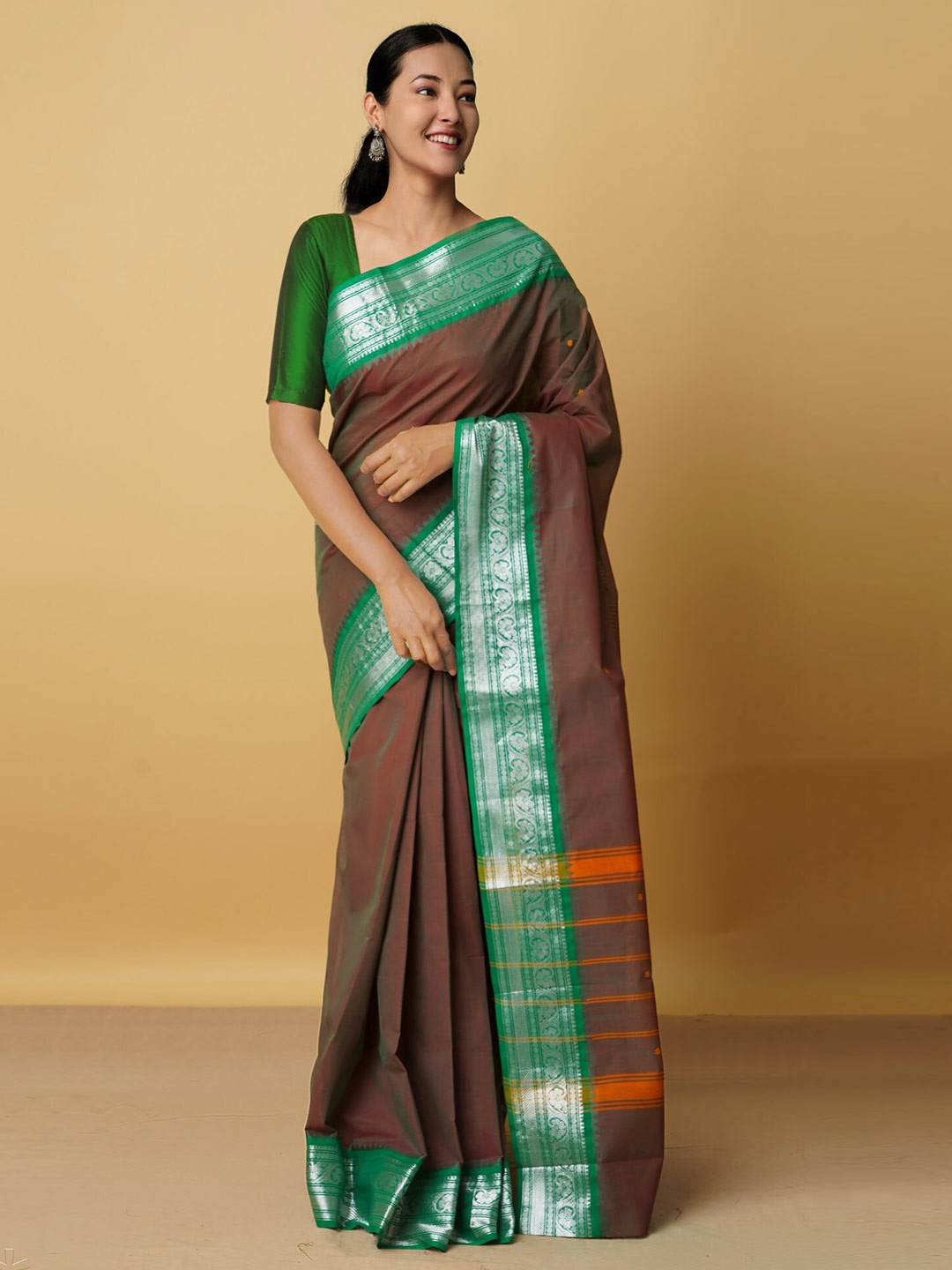 

Unnati Silks Green & Silver-Toned Woven Design Zari Pure Cotton Kanjeevaram Saree