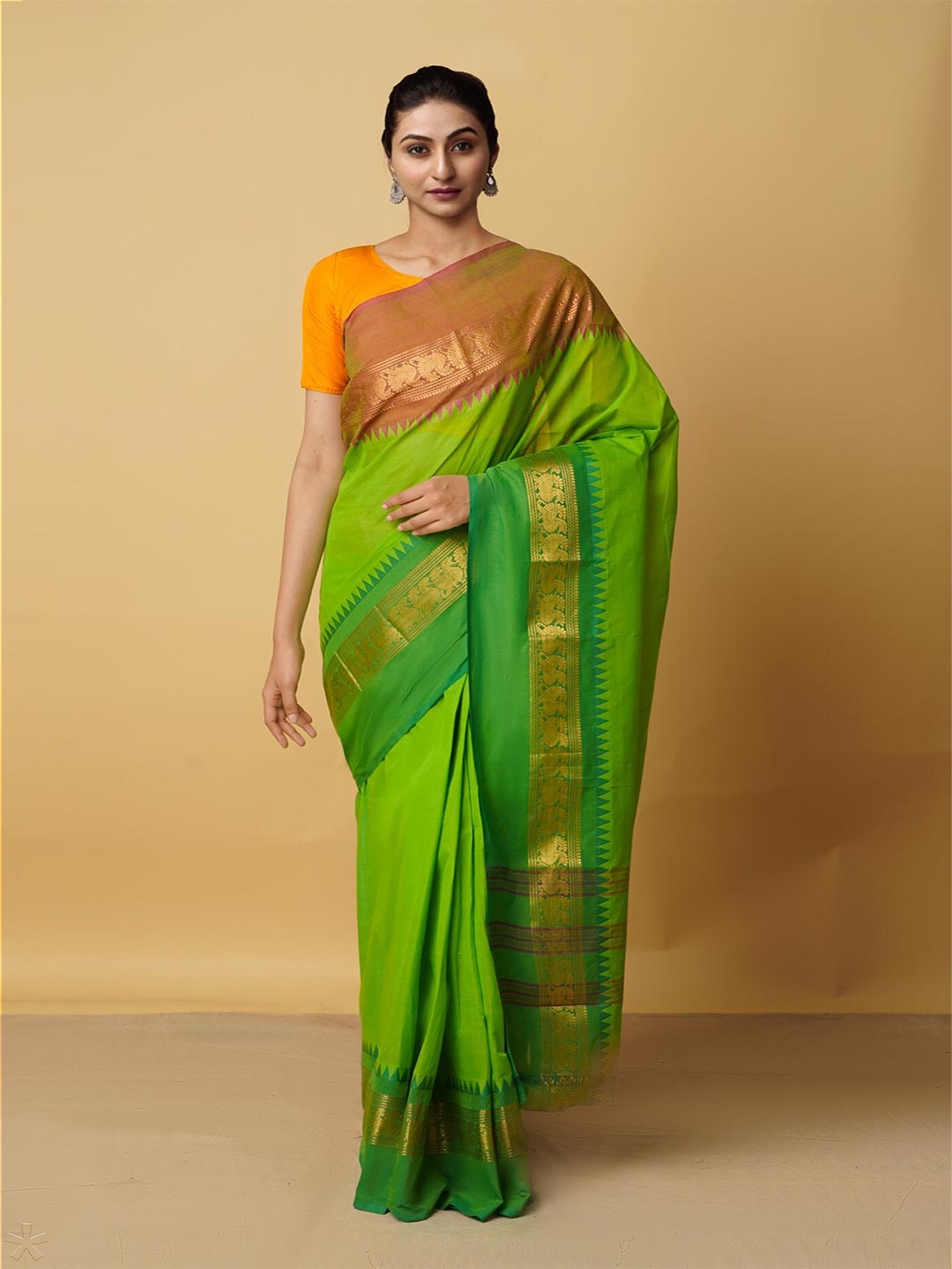 

Unnati Silks Green & Gold-Toned Woven Design Zari Pure Cotton Kanjeevaram Saree