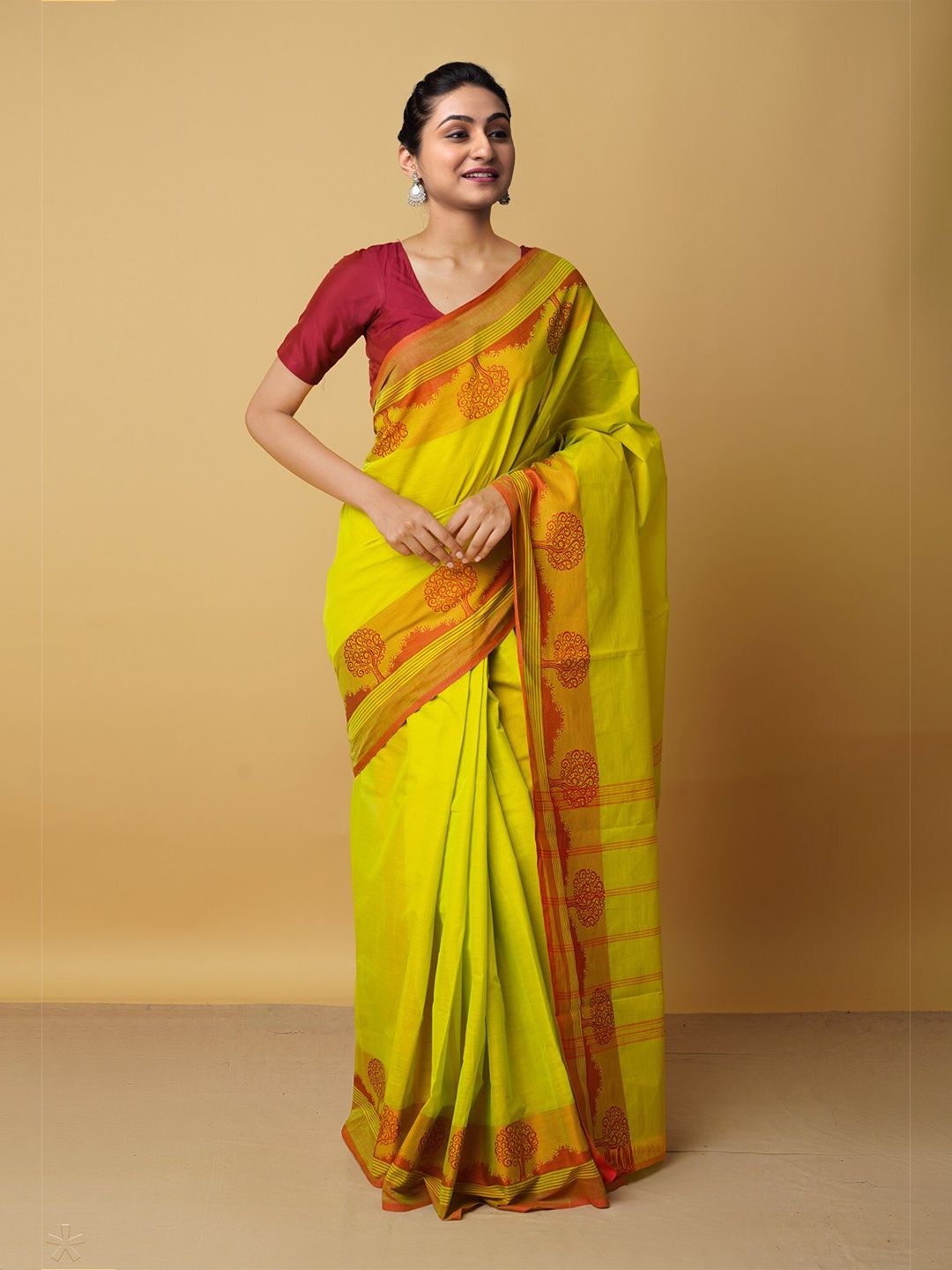 

Unnati Silks Green & Red Woven Design Pure Cotton Kanjeevaram Saree