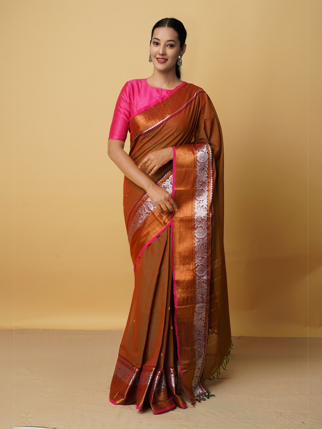 

Unnati Silks Green & Silver-Toned Woven Design Pure Cotton Kanjeevaram Saree