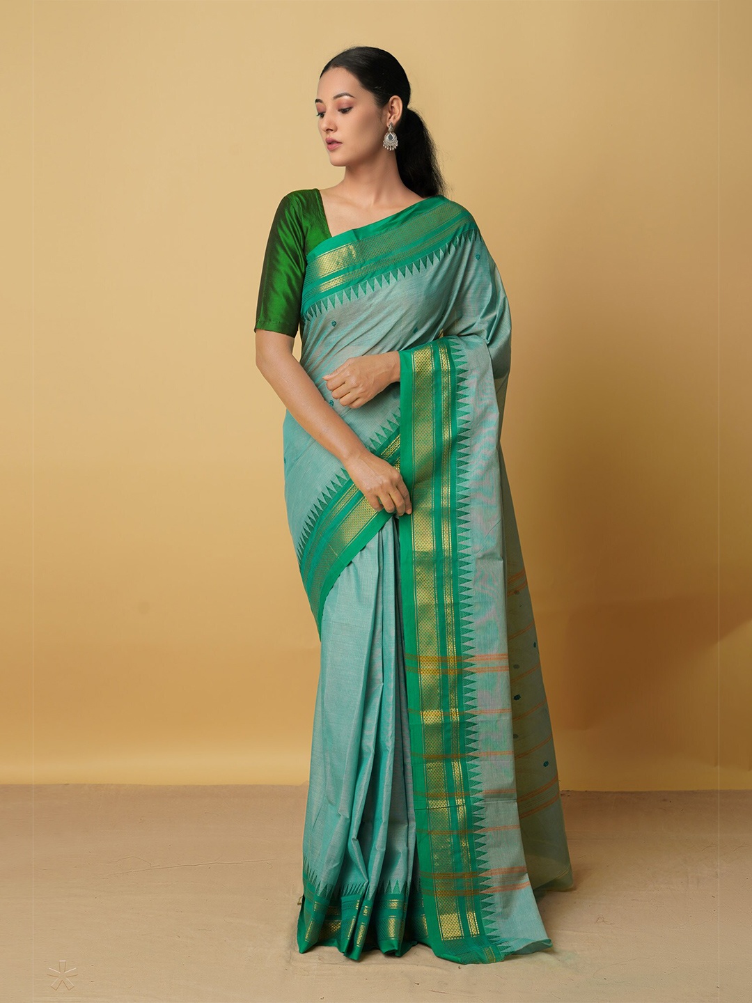 

Unnati Silks Green & Green Woven Design Pure Cotton Kanjeevaram Saree