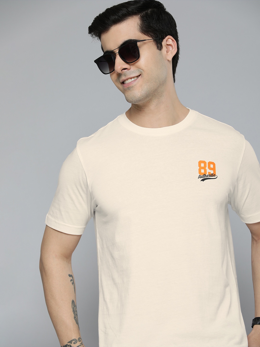 

HERE&NOW Men Off White Solid Pure Cotton T-shirt