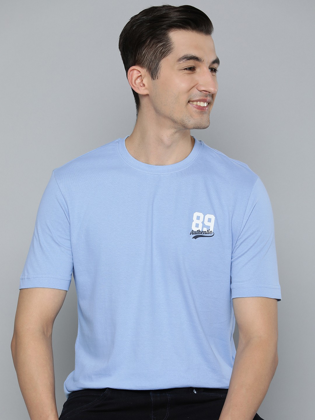 

HERE&NOW Men Blue Solid Pure Cotton T-shirt
