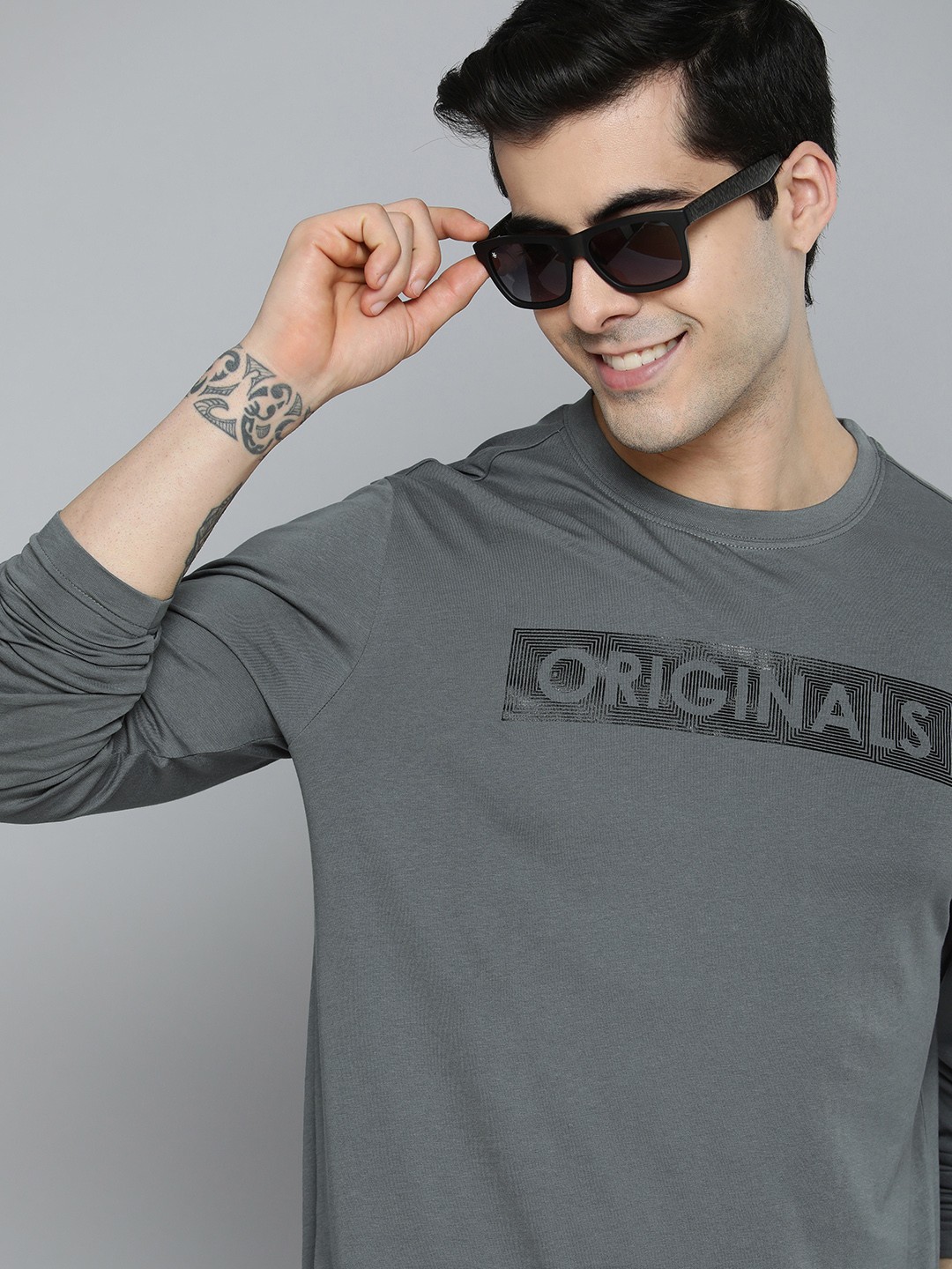 

HERE&NOW Men Grey Typography Printed Pure Cotton T-shirt