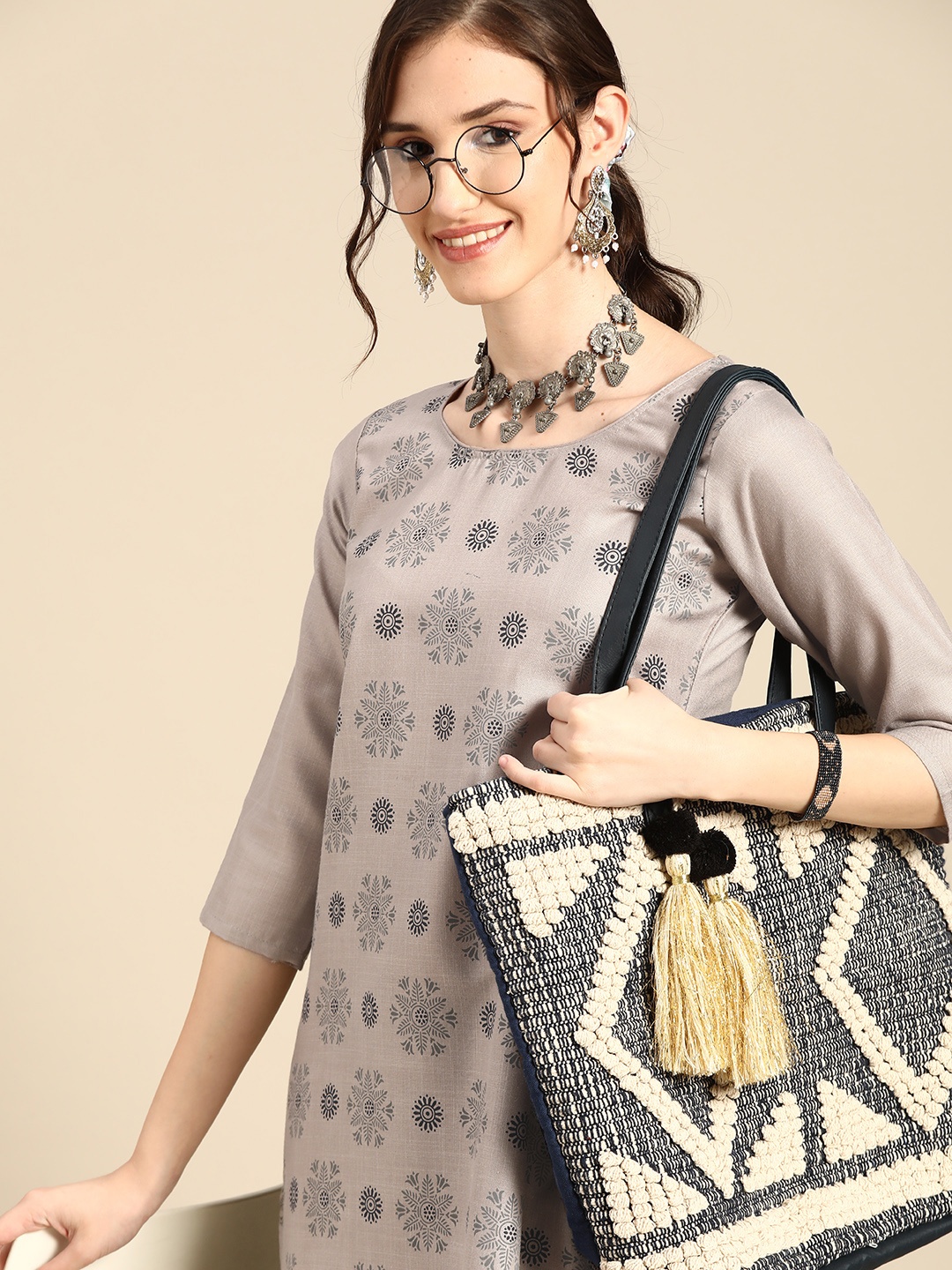 

Sangria Women Grey Floral Printed Kurta