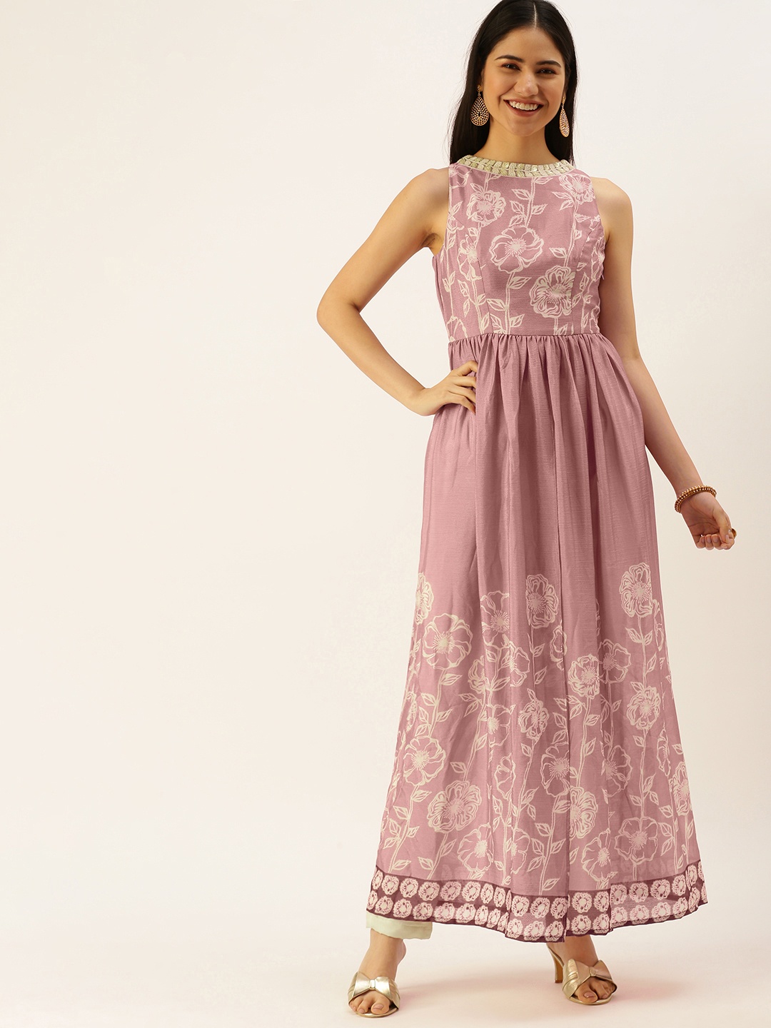 

Ethnovog Women Purple Floral Printed Kurta with Trousers