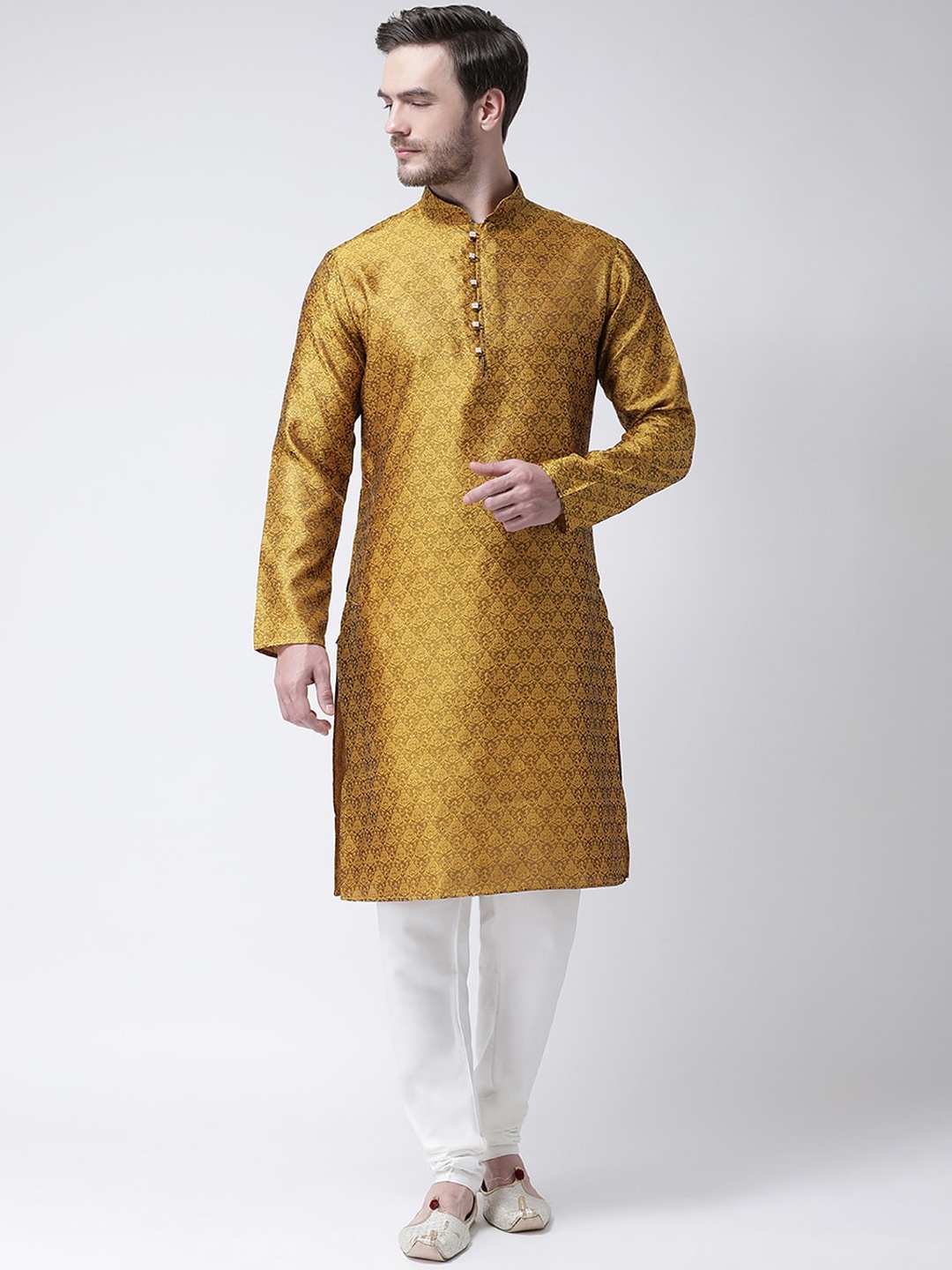 

SG LEMAN Men Gold-Toned Printed Raw Silk Kurta with Pyjamas