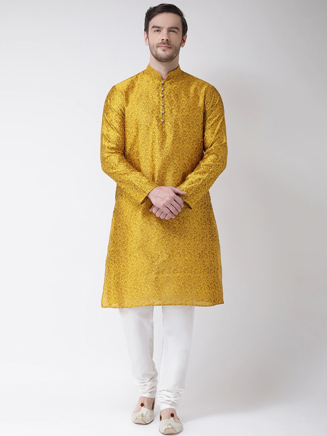 

SG LEMAN Men Yellow Raw Silk Kurta with Pyjamas