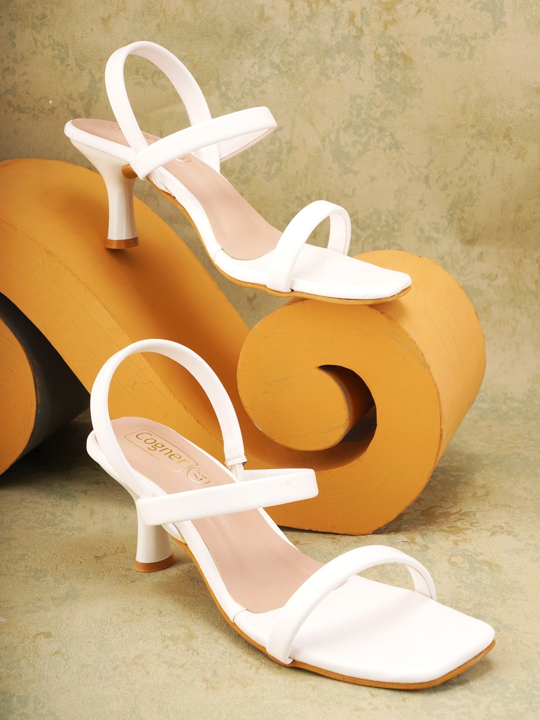 

Cogner White Party Kitten Heels