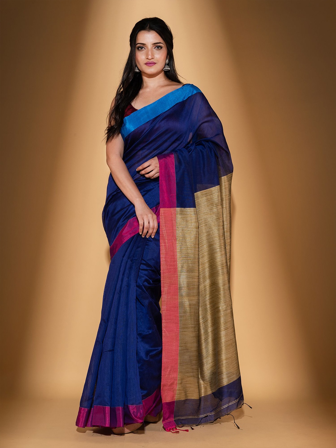 

BEATITUDE Blue & Beige Solid Woven Saree
