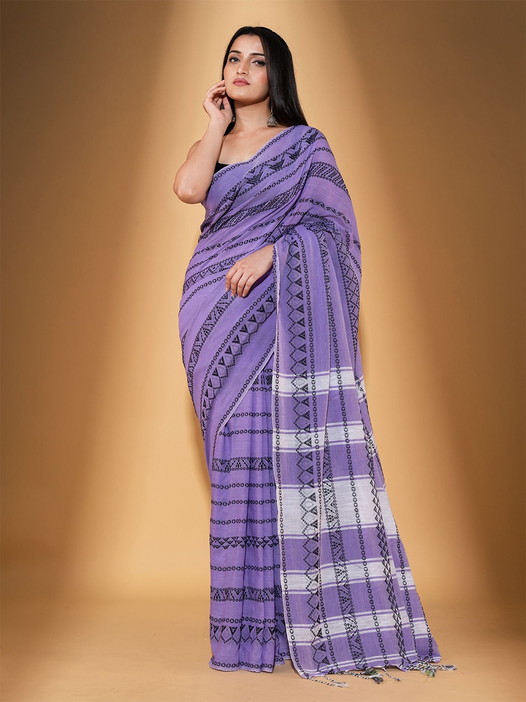 

BEATITUDE Lavender & White Woven Design Jaali Pure Cotton Saree