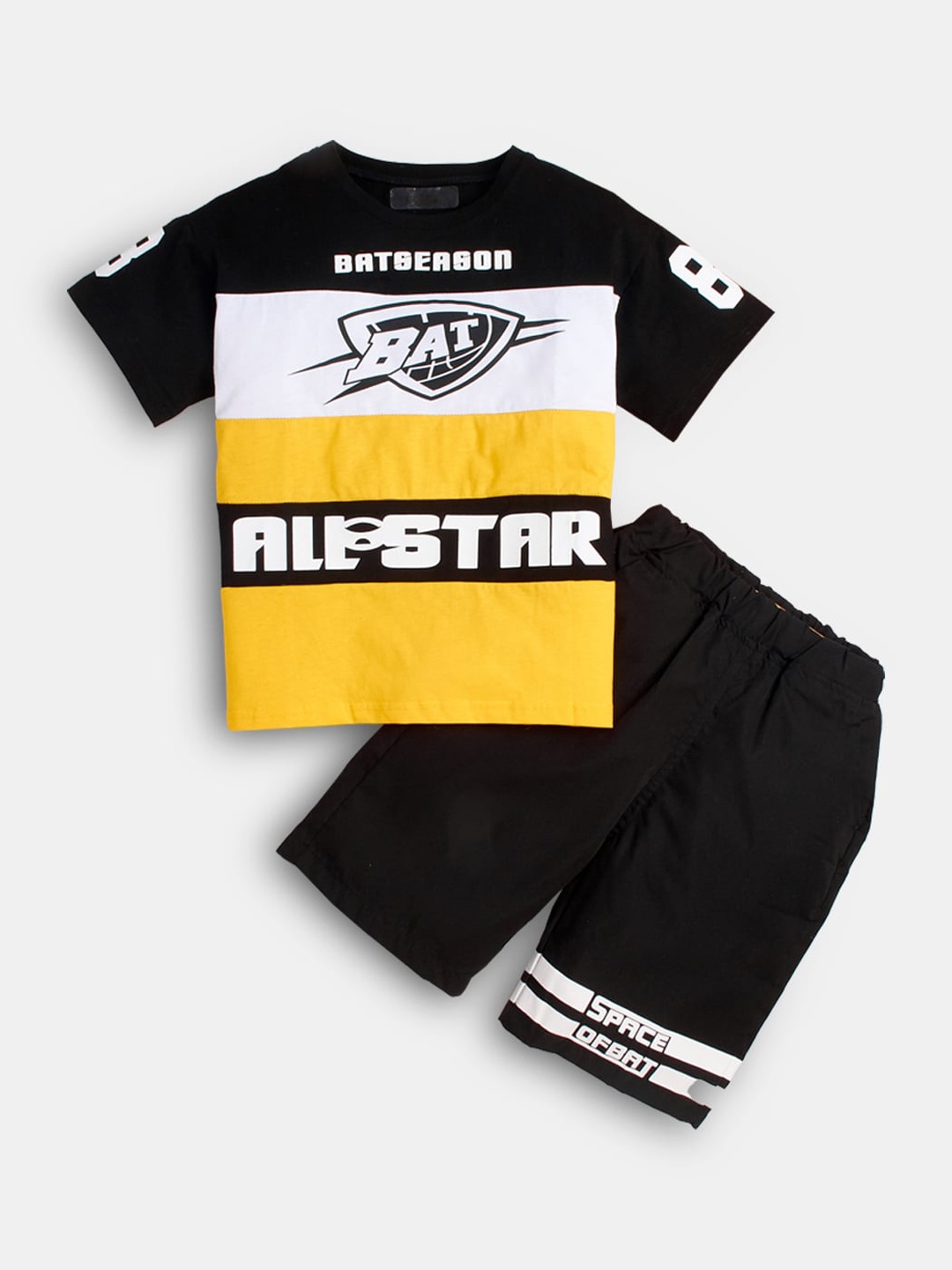 

Hopscotch Boys Yellow & Black Printed Clothing Set