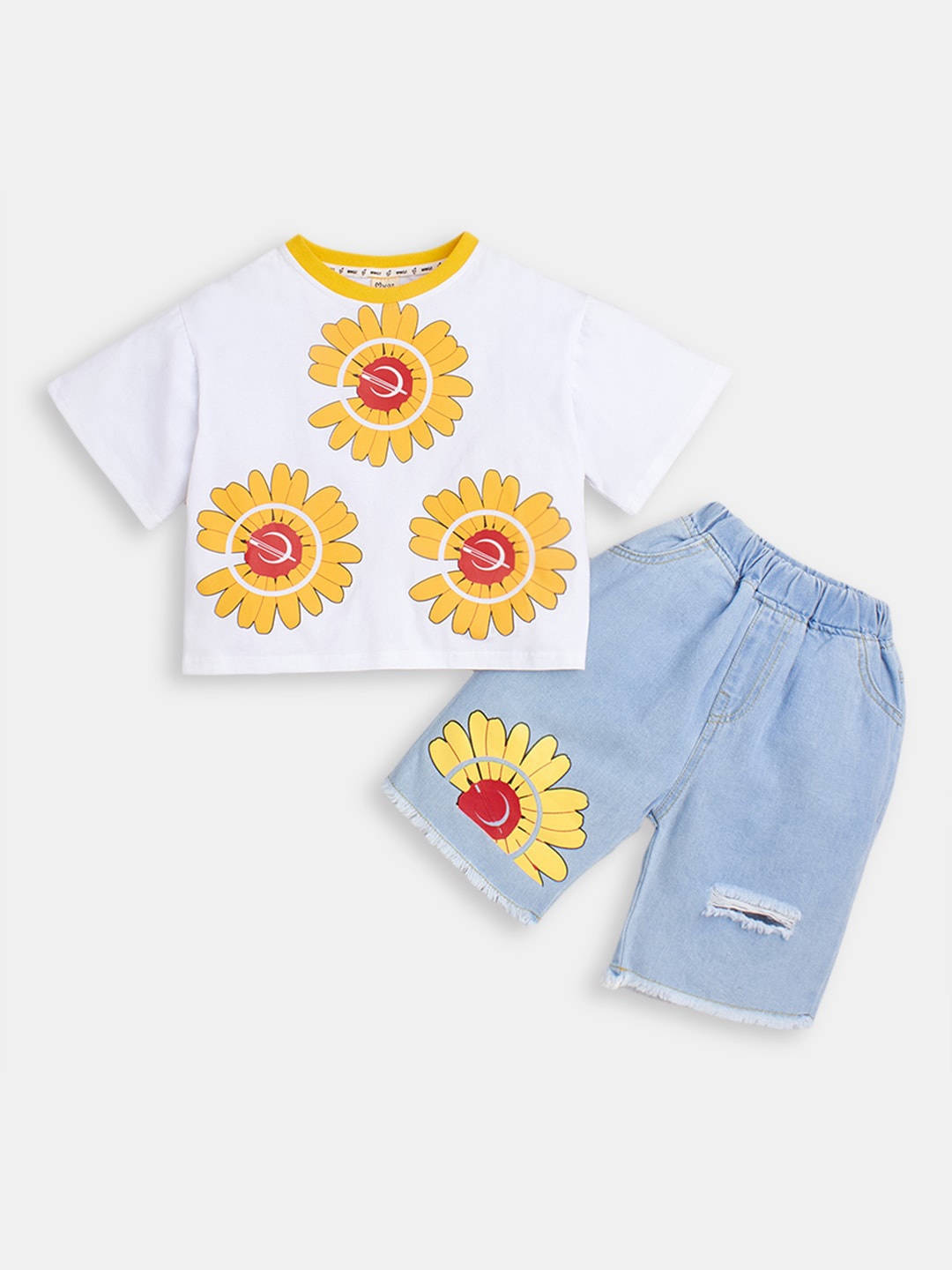 

Hopscotch Boys White Printed Clothing Set