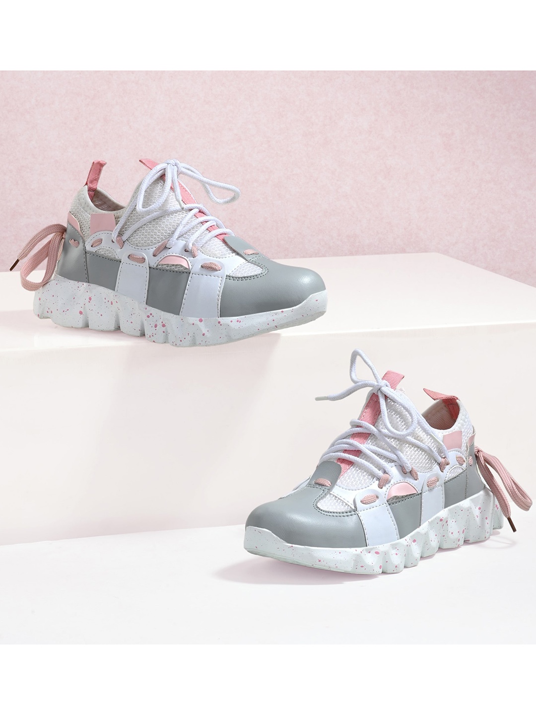 

AfroJack Women Pink Printed Lace-Ups Sneakers