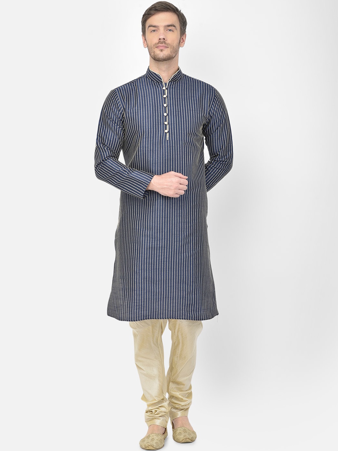 

SG LEMAN Men Embroidered Raw Silk Kurta with Churidar, Navy blue