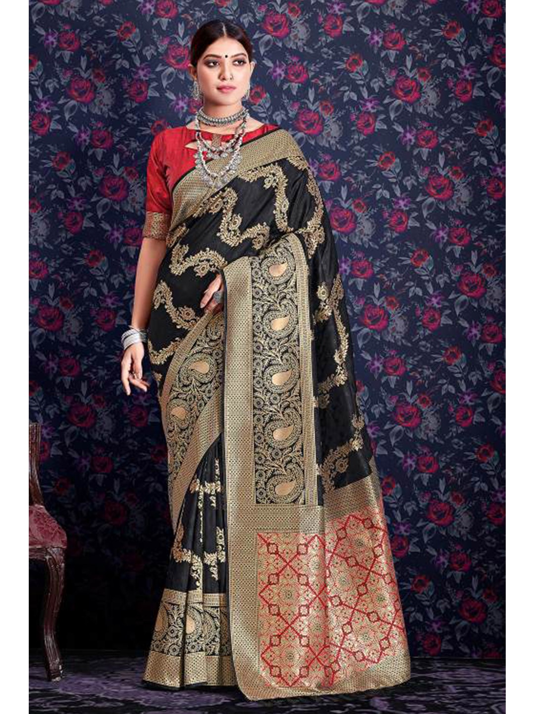 

KARAGIRI Black & Gold-Toned Woven Design Zari Saree