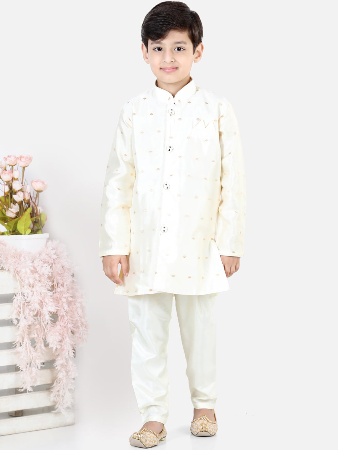 

BownBee Boys White Woven Design Sherwani