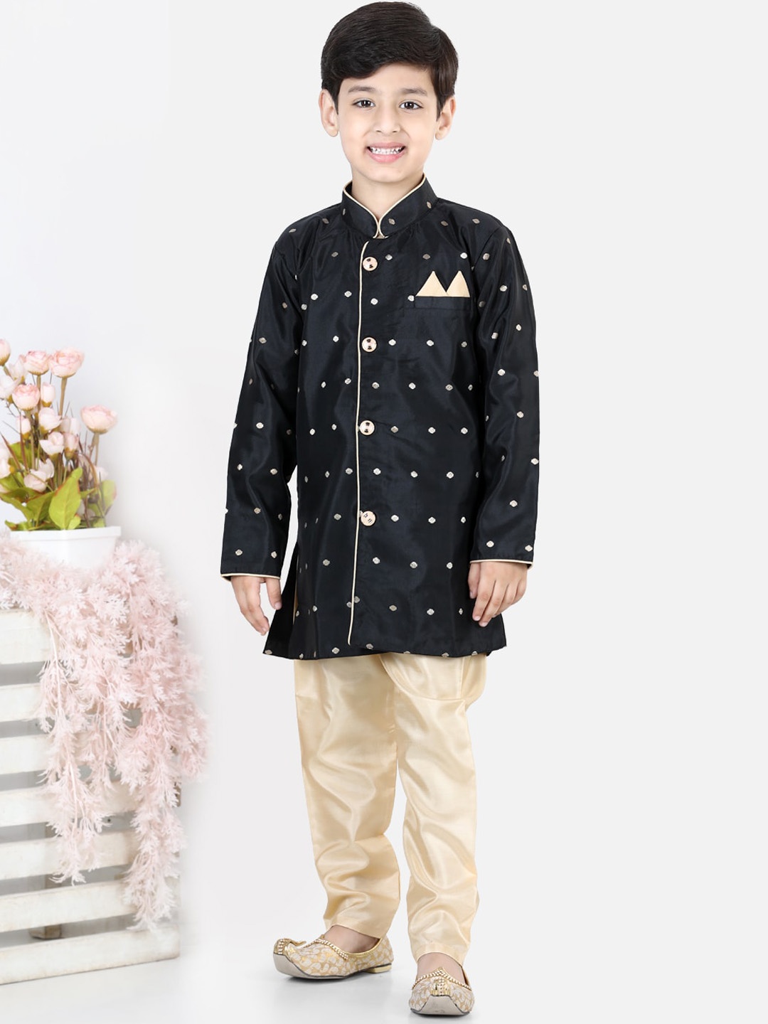 

BownBee Boys Black Printed Silk Sherwani