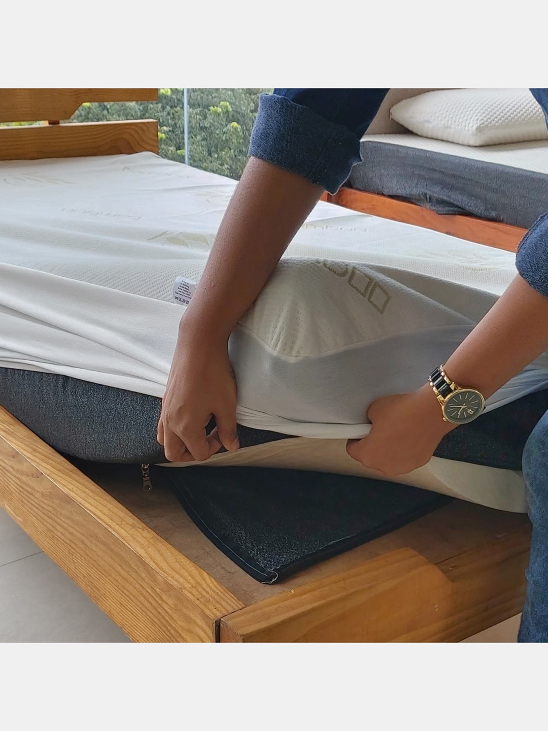 Morning Owl Men White Solid King Size Bamboo Waterproof Mattress Protector
