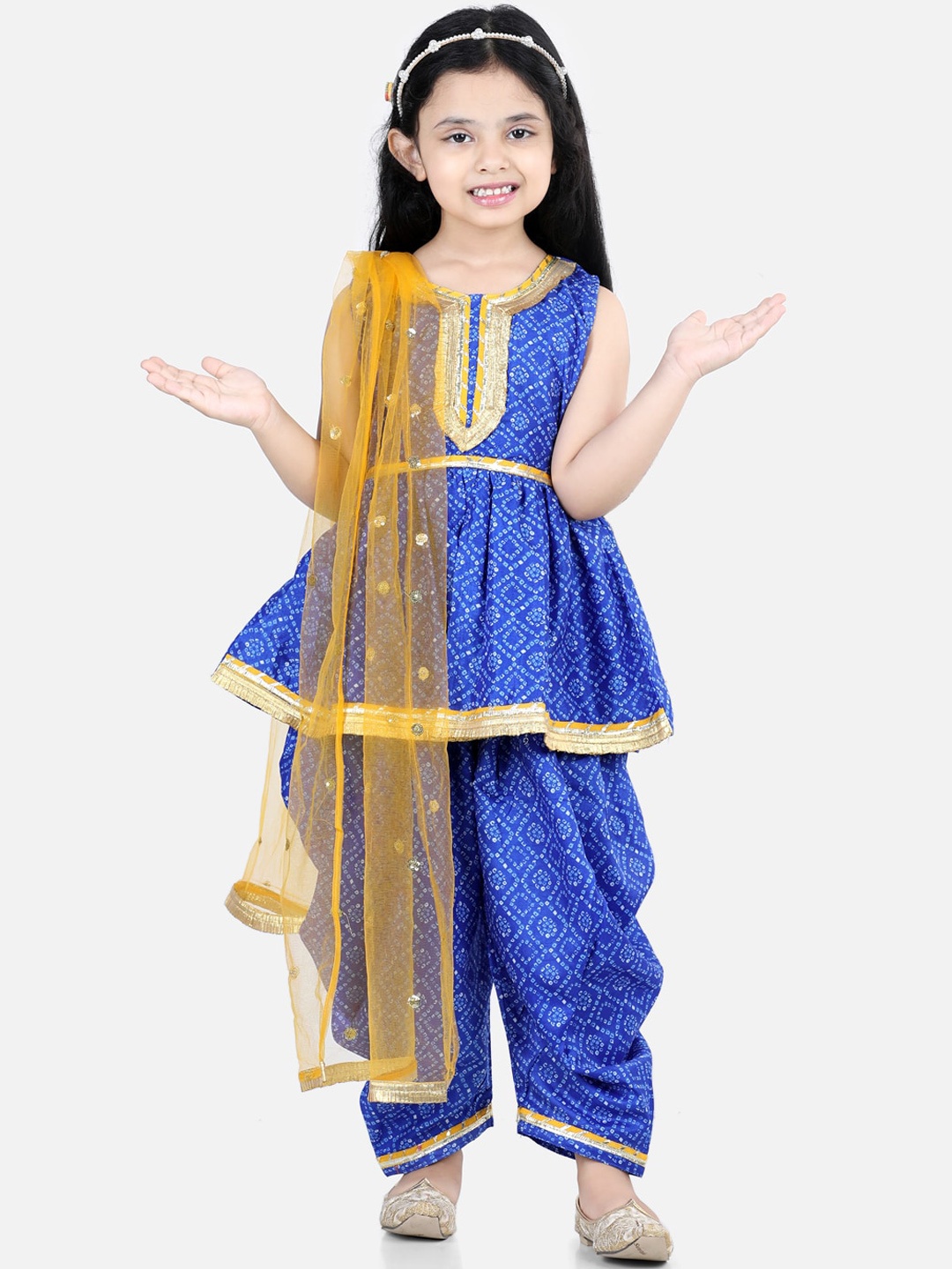 

BownBee Girls Blue Bandhani Printed Gotta Patti Kurta with Dhoti Pants & With Dupatta